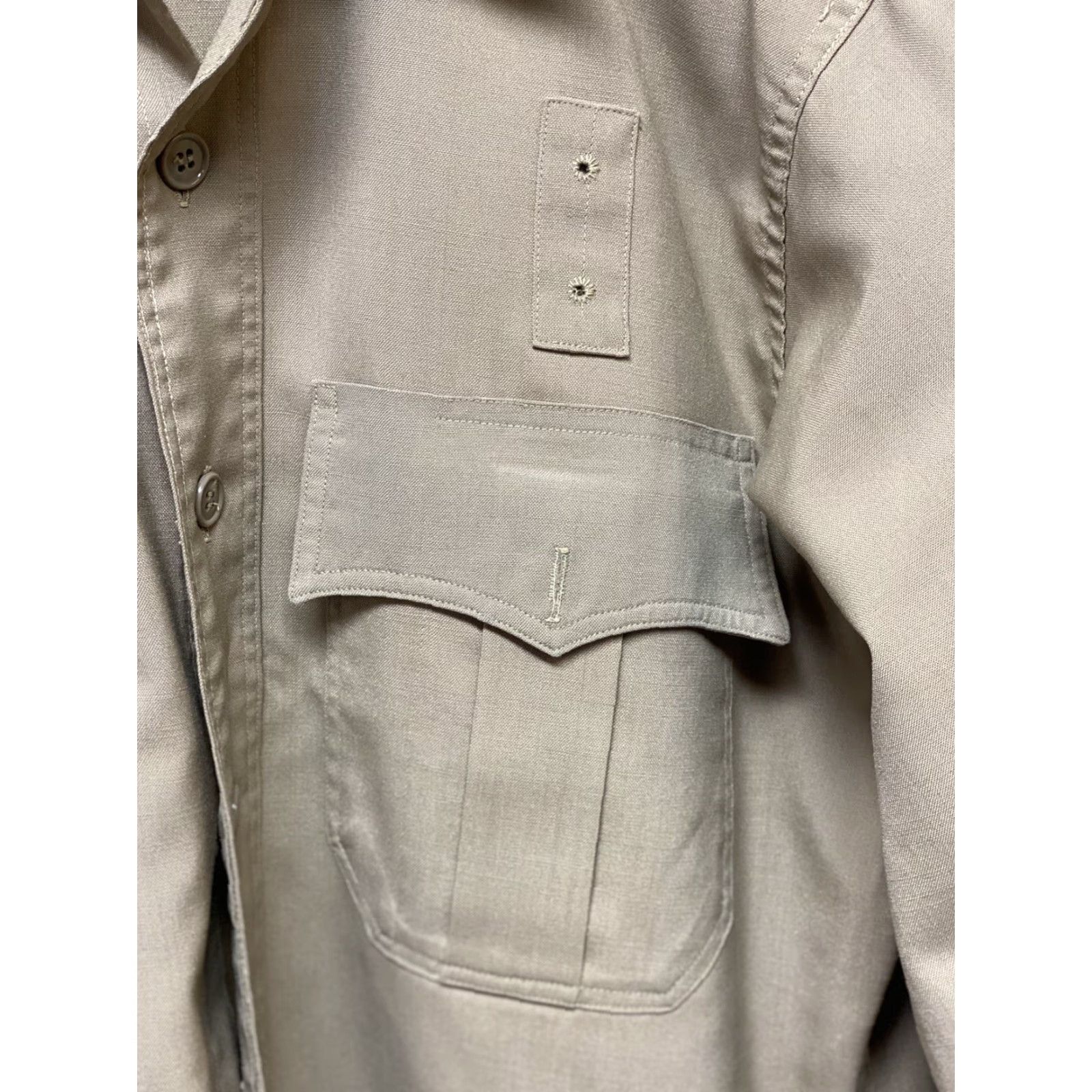 Vintage VINTAGE Elbeco Shirt Work Uniform Button Down Mens Tan Cop Top 16 34 16 Polyester Tan Workwear Mens Size US L / EU 52-54 / 3 - 6 Thumbnail