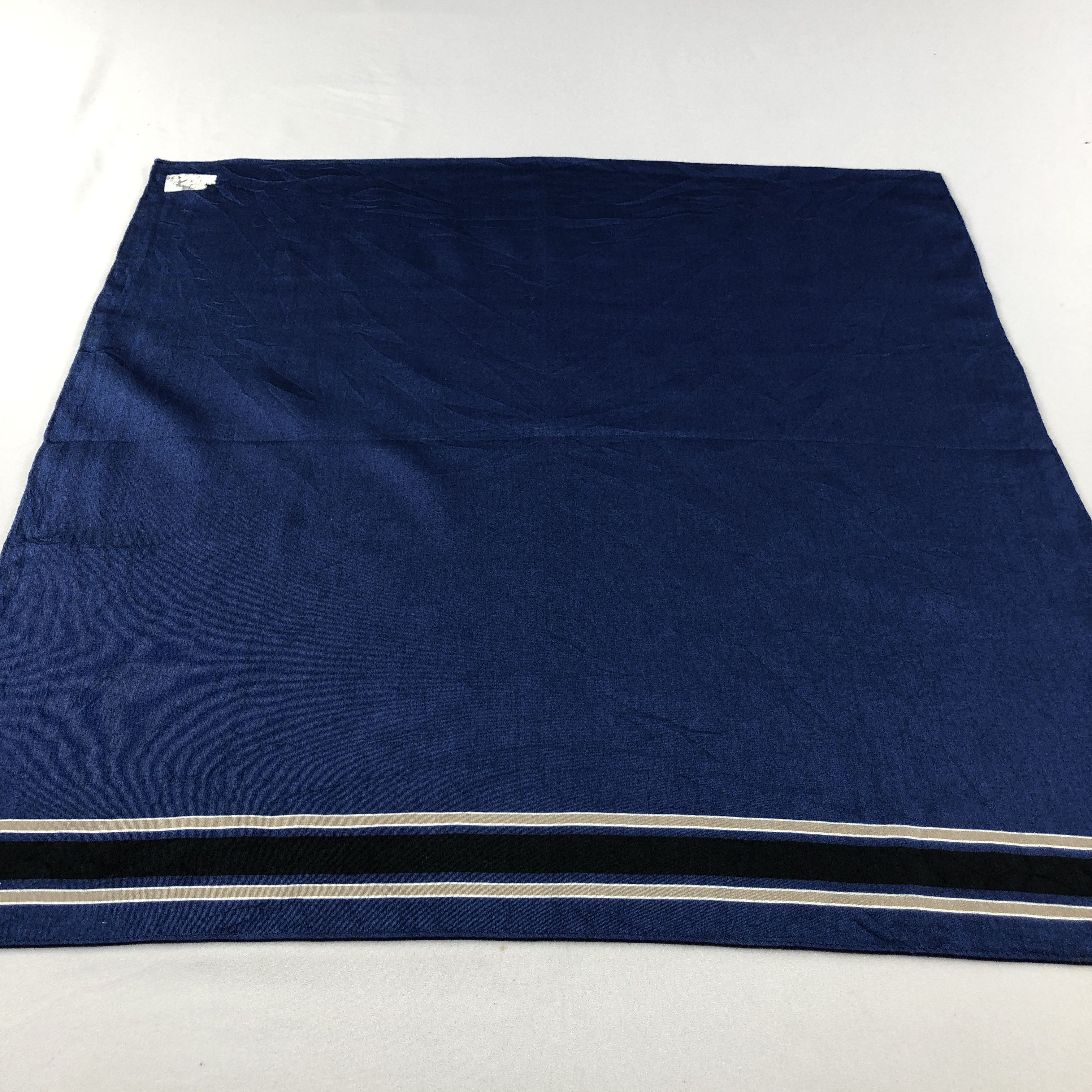 Givenchy Givenchy Handkerchief Neckerchief Bandana H3051 Size ONE SIZE - 4 Thumbnail