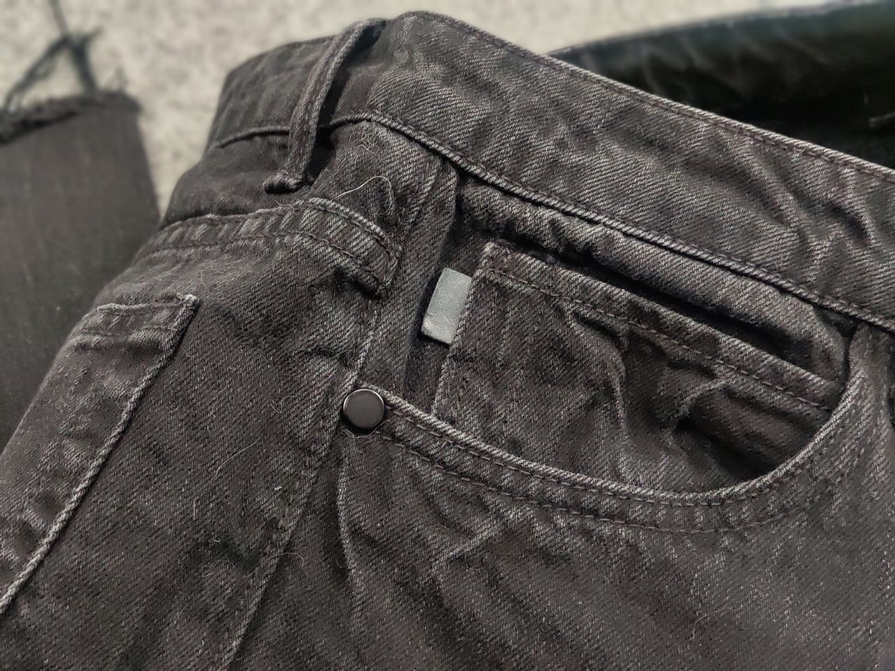 Helmut Lang Helmut Lang High Rise Raw Crop Black Stone Denim Jeans Size 28" / US 6 / IT 42 - 13 Thumbnail