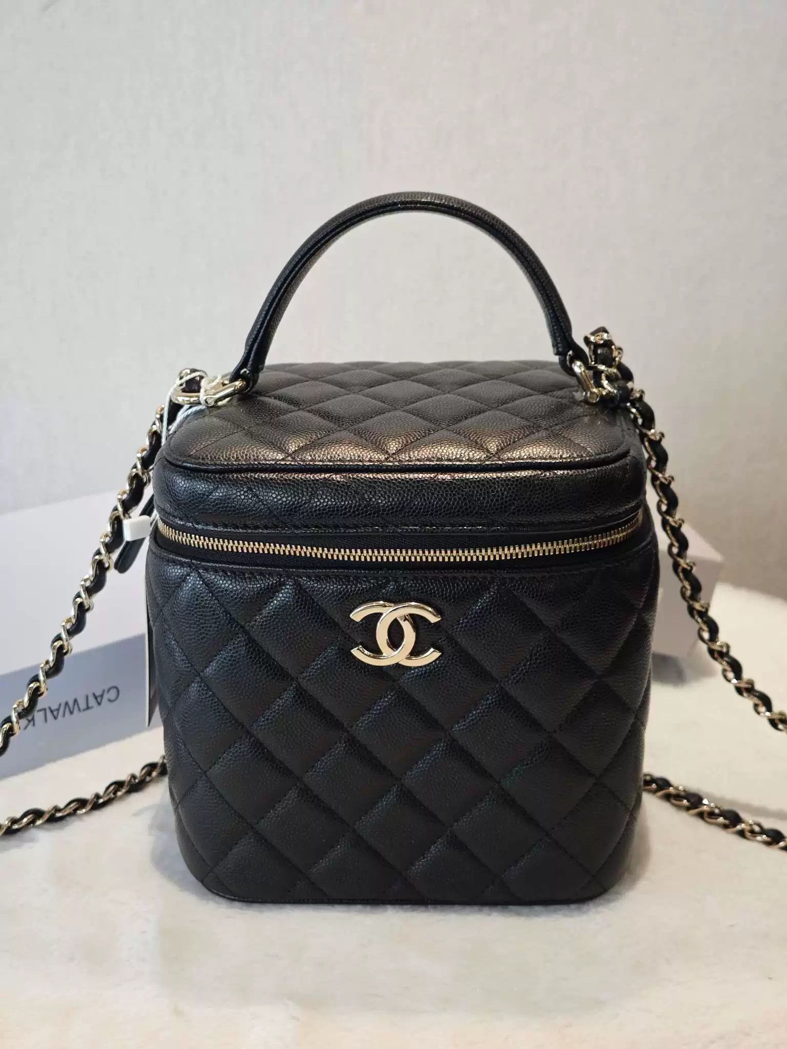 Chanel Pre-loved Bag Very good condition Size ONE SIZE - 1 Thumbnail