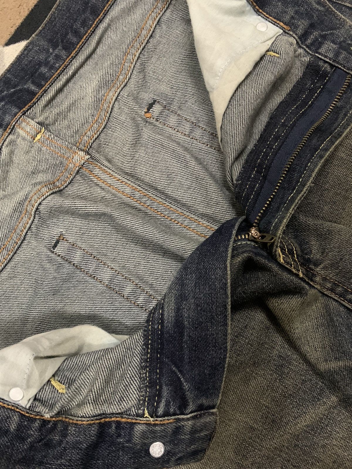 GU × Undercover Vintage Japanese Brand GU Dark Mud Washed Loose Ripped Jeans Size US 33 - 18 Thumbnail