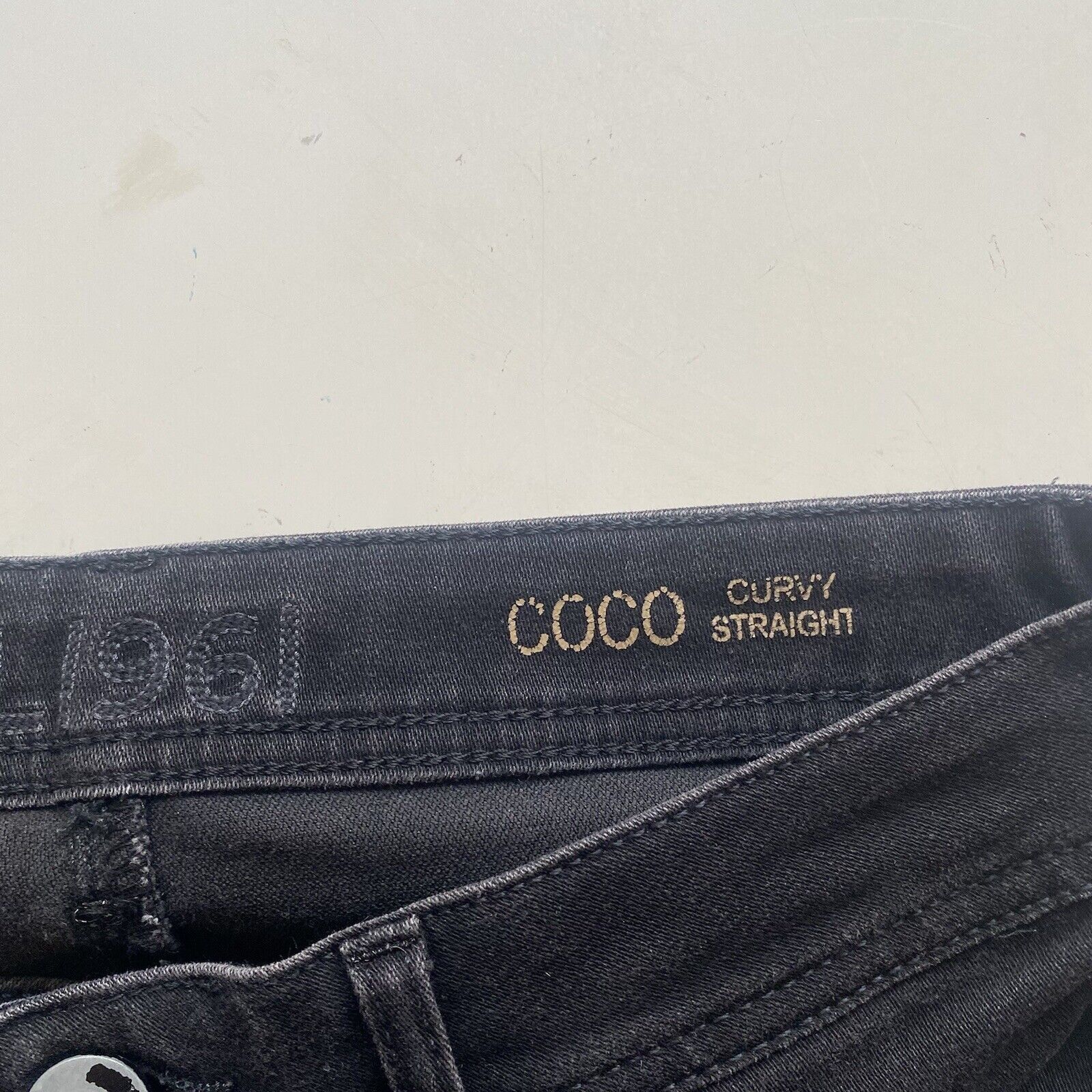 DL1961 DL1961 Womens Jeans Black Coco Curvy Straight Mid Rise Dark Size 27" / US 4 / IT 40 - 6 Thumbnail