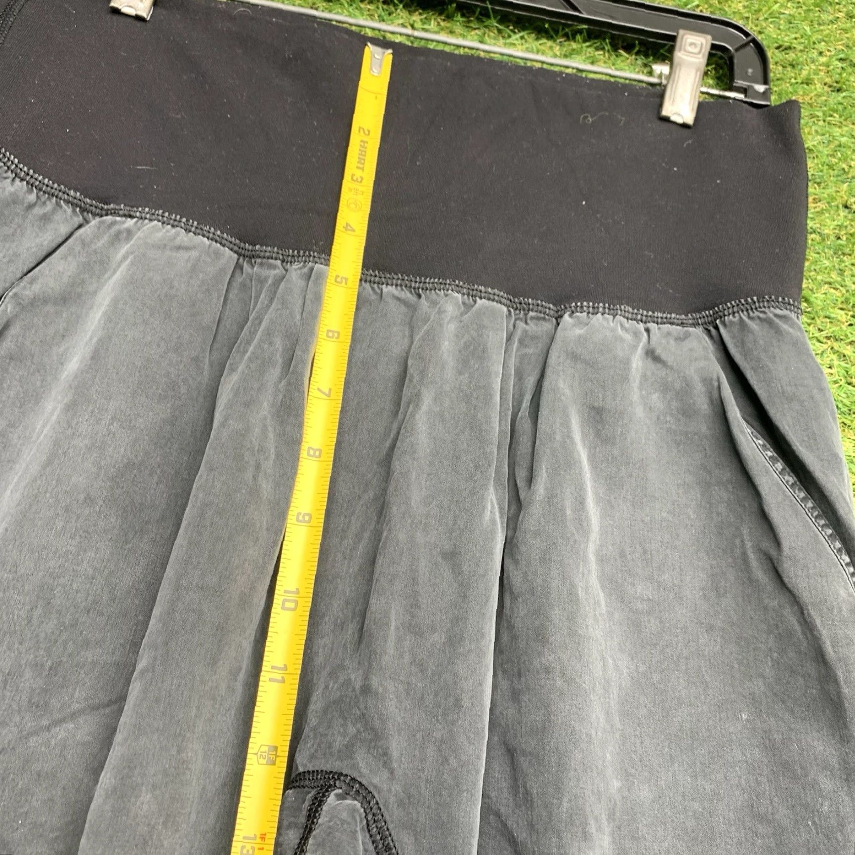 Lululemon LULULEMON Dance Studio Pants Women Size 4 Jogger Lightweight Tapered Cropped 20 in Inseam Gray 100% Polyester Athleisure Size 27" / US 4 / IT 40 - 4 Thumbnail