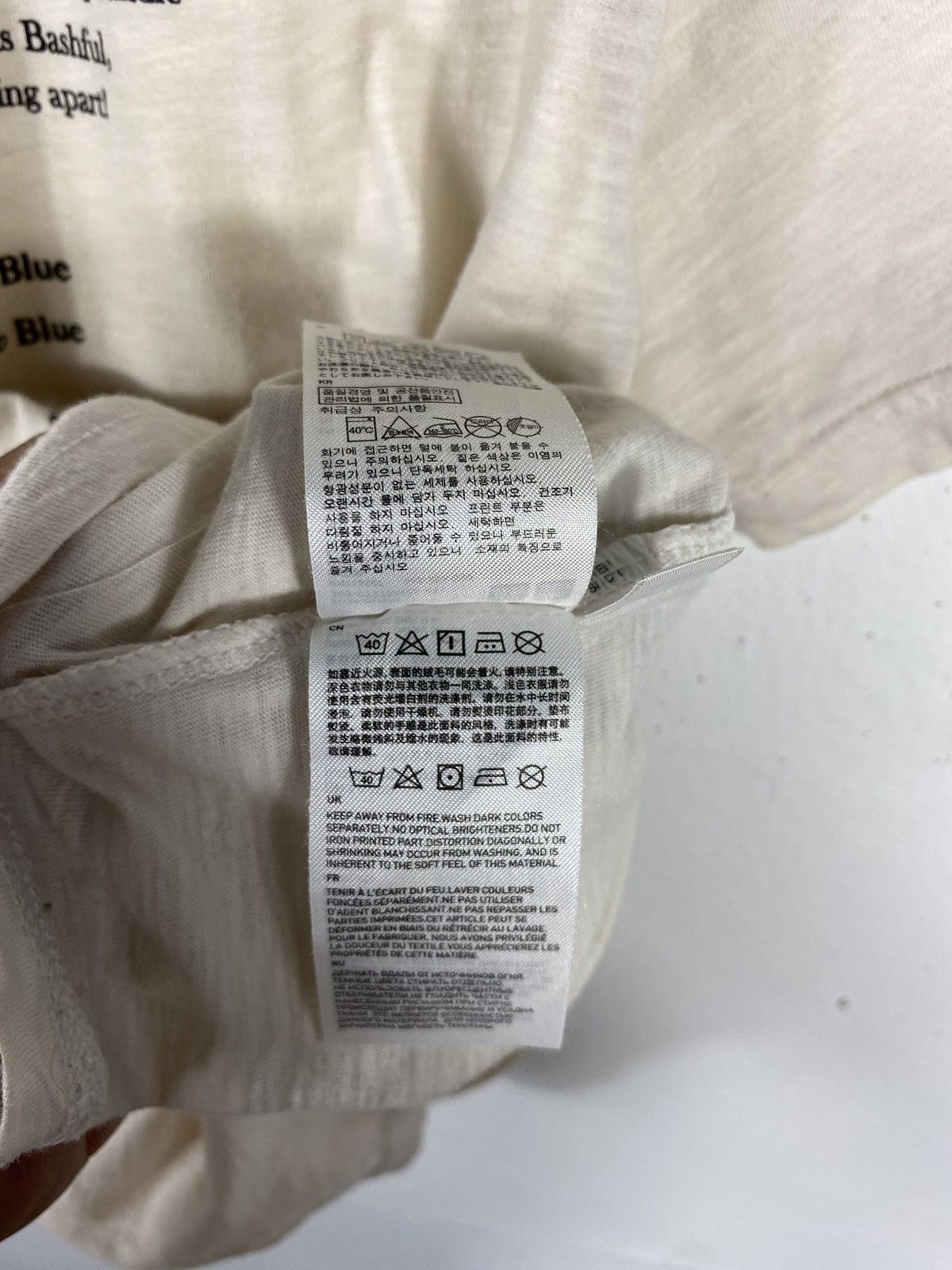 Undercover × Uniqlo Uniqlo X Undercover Bashful Snow White & 7 Dwarfs T-Shirt Size US M / EU 48-50 / 2 - 9 Thumbnail