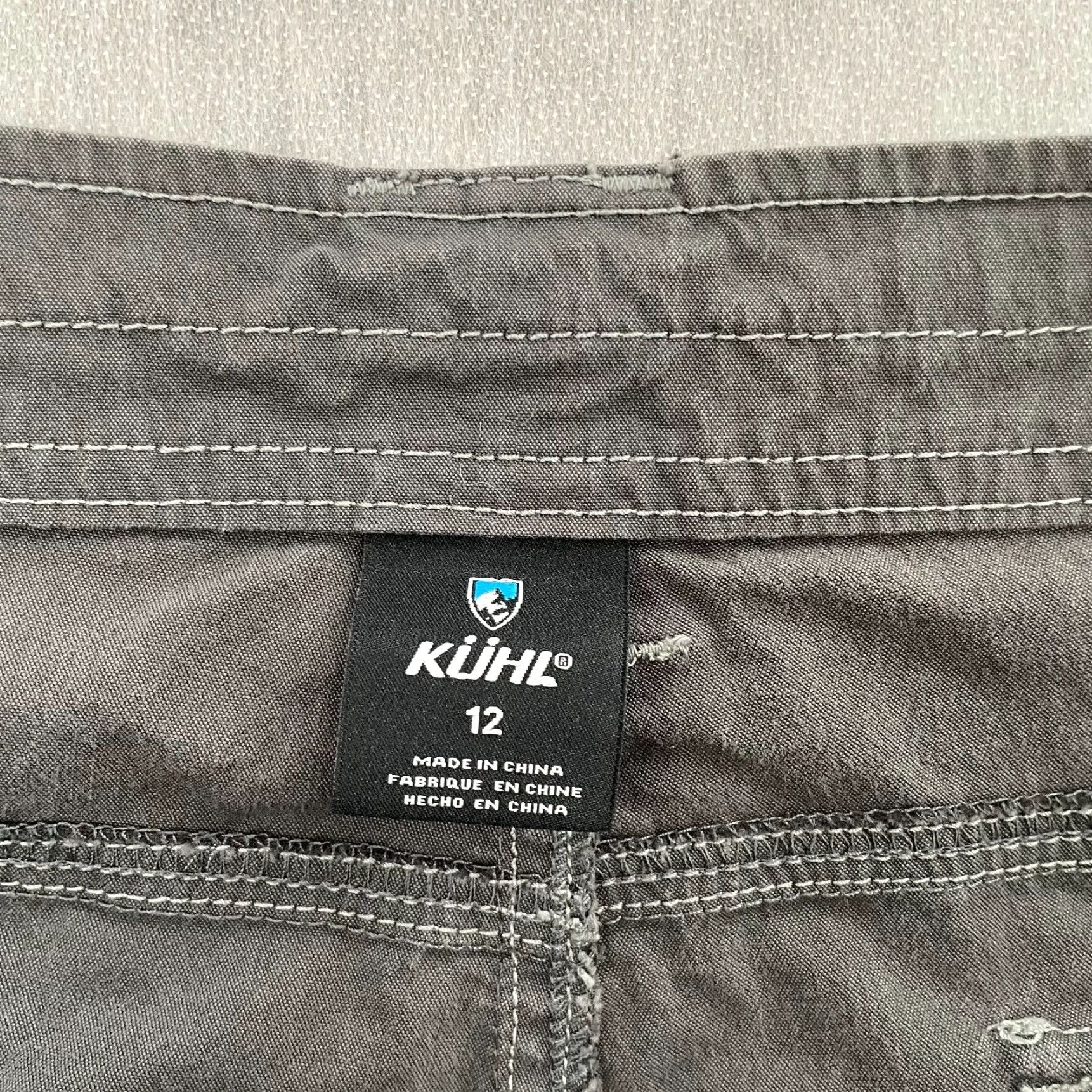 Vintage Kuhl Shorts Women 12 Gray Cargo Pocket Outdoor Hiking Camp Casual Travel Womens Size 34" / US 12 / IT 48 - 6 Thumbnail