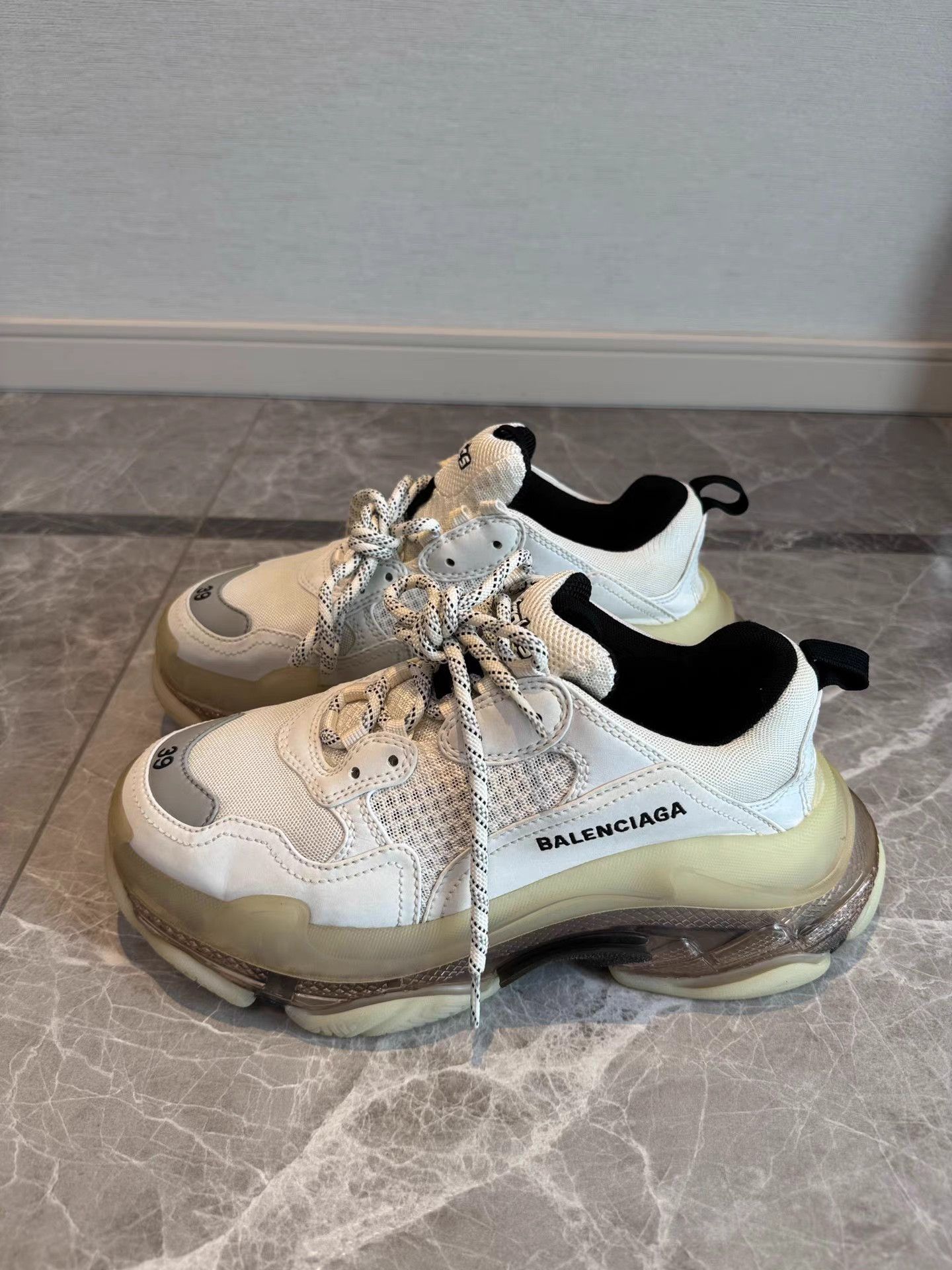 Balenciaga Balenciaga Triple S Sneakers K6 Size US 6 / EU 39 - 1 Thumbnail