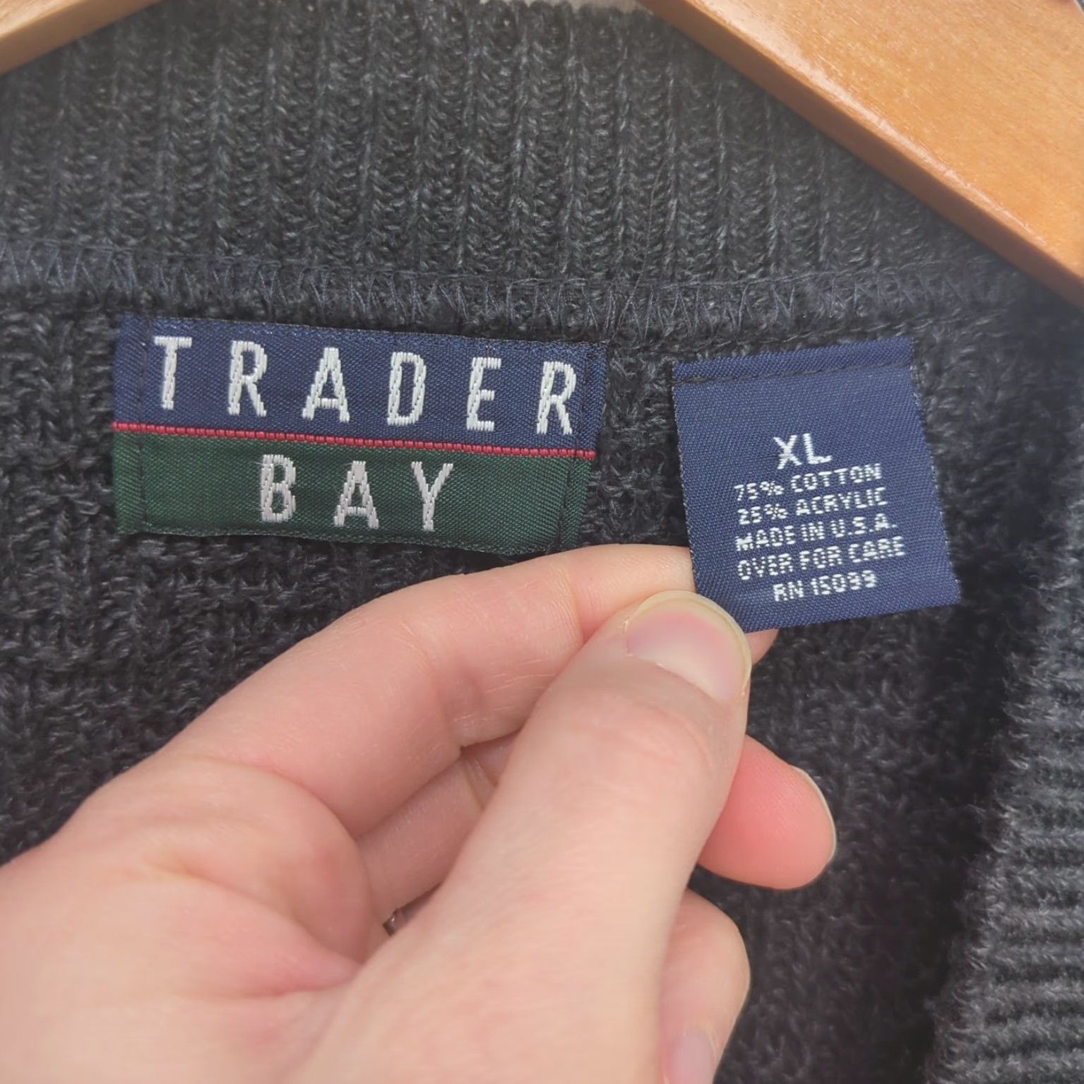 Vintage VINTAGE Trader Bay Cardigan Sweater Men XL Gray Geometric Knit V-Neck Button USA Mens Size US XL / EU 56 / 4 - 3 Thumbnail