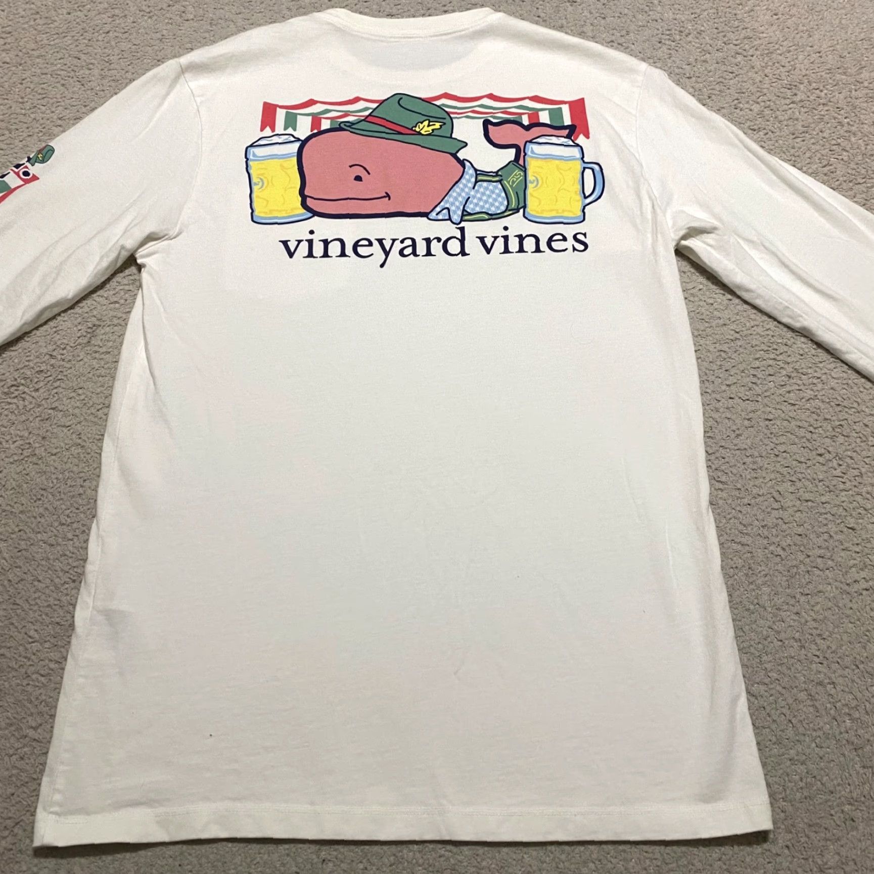 Vineyard Vines VINEYARD VINES Mens XS T-Shirt White Long Sleeve Crew Neck Biergarten Whale Shirt Adult XS White Vineyard Vines Biergarten Whale Mens Size US M / EU 48-50 / 2 - 2 Thumbnail