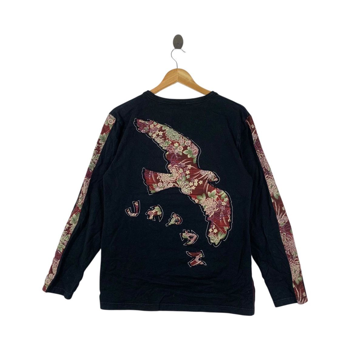 Vintage Vintage JAPAN TRADITIONAL INFINITY Embossed Logo Tee Shirt Size S / US 4 / IT 40 - 5 Thumbnail