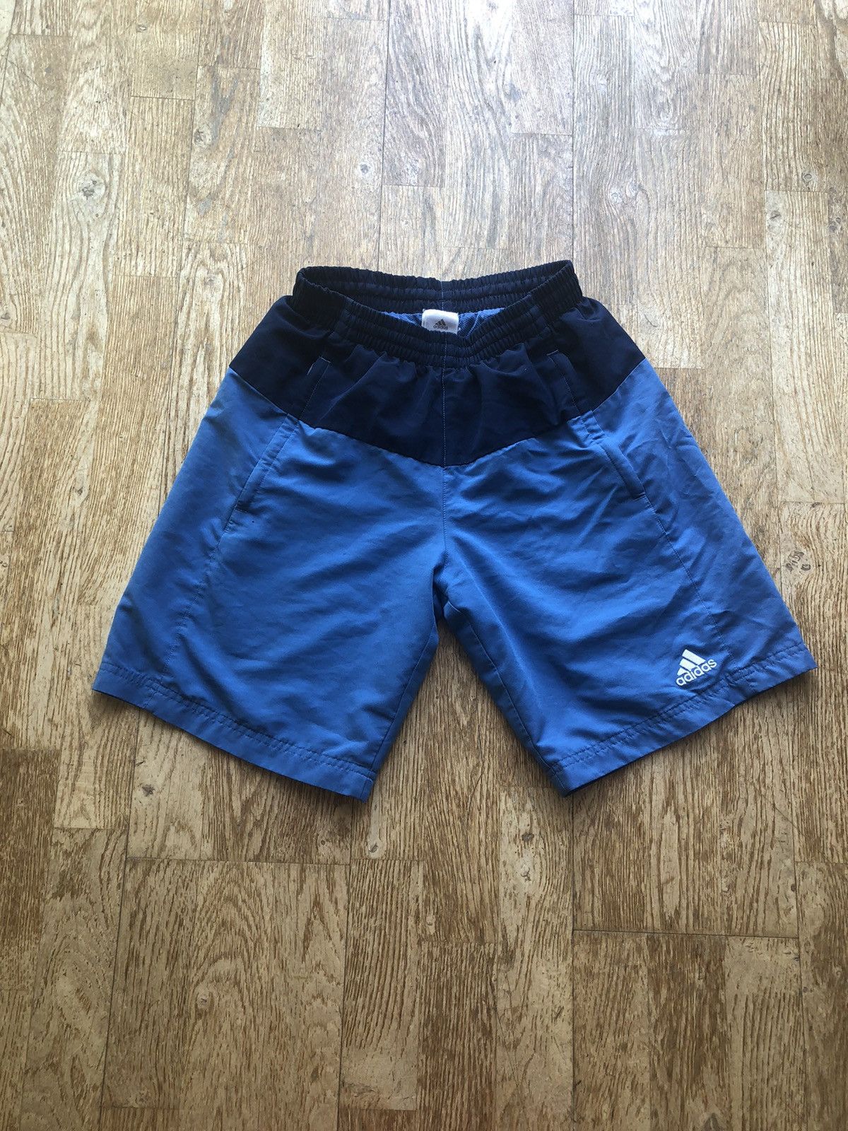 Adidas ADIDAS VINTAGE RETRO SPORT SHORTS Size US 29 - 1 Thumbnail