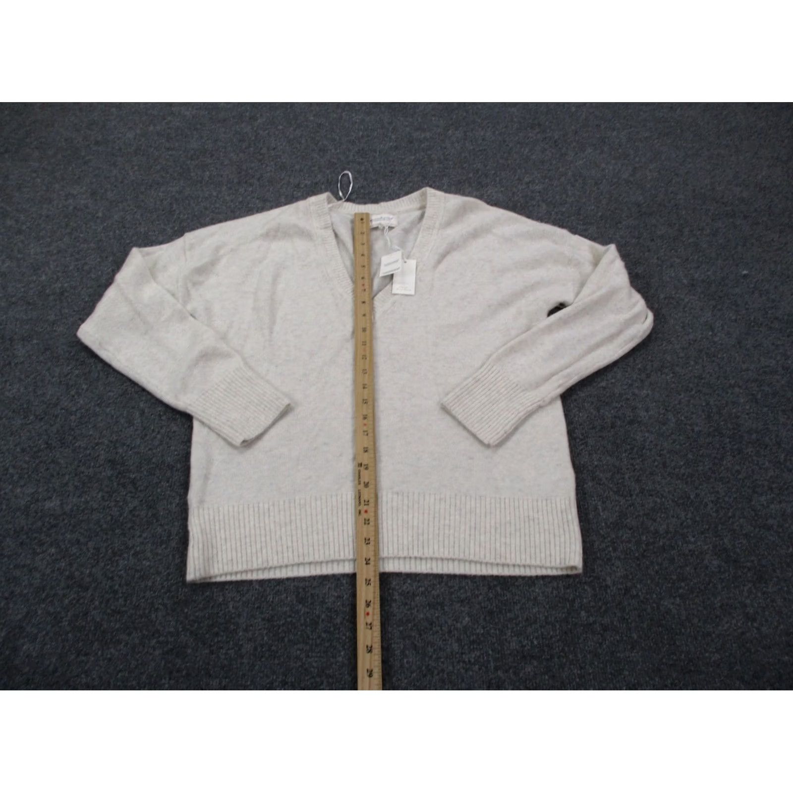 Abercrombie & Fitch VINTAGE Abercrombie Fitch Sweater Womens M White Merino Wool Pullover Preppy Golf Size M / US 6-8 / IT 42-44 - 3 Thumbnail