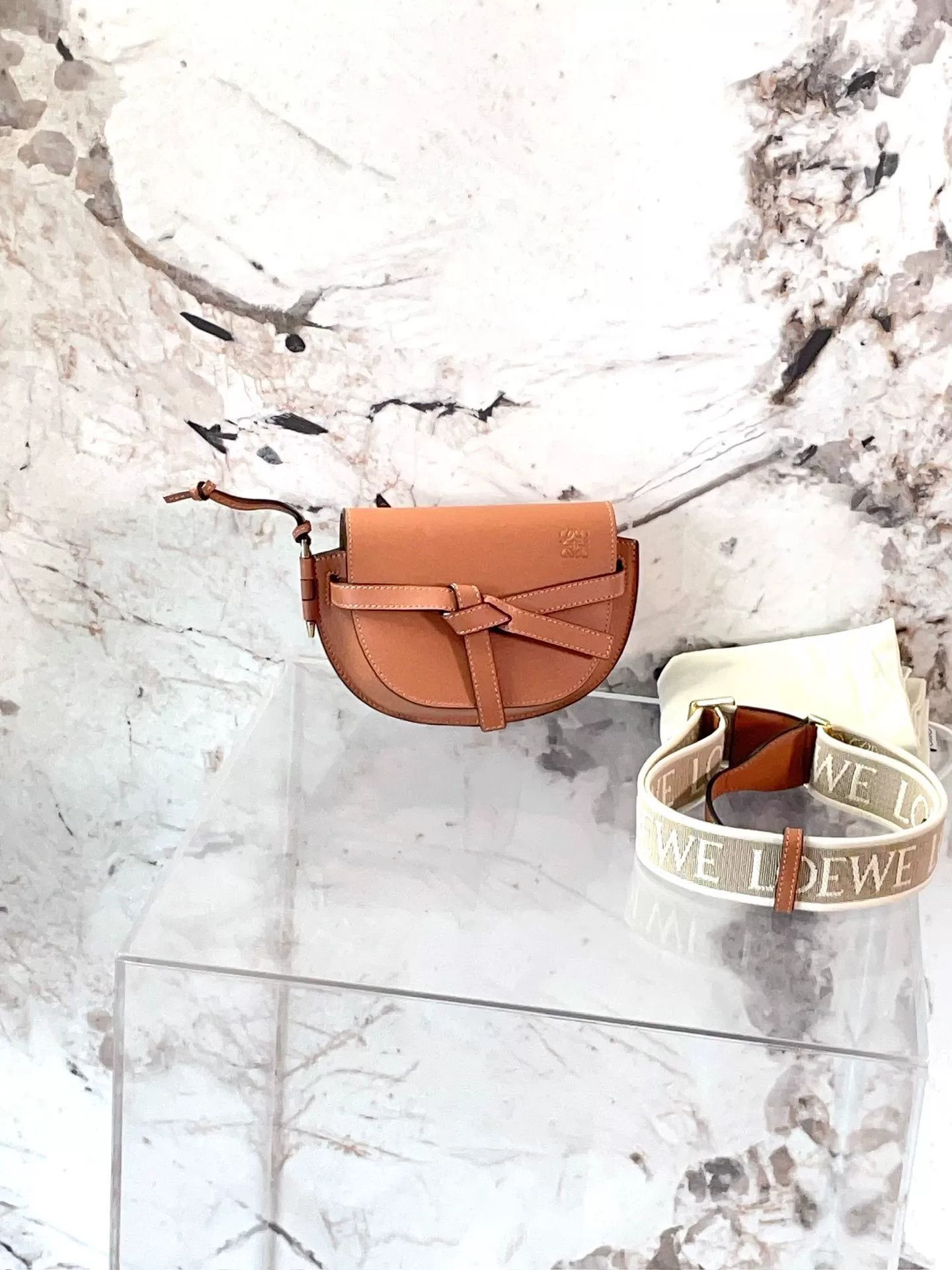 Loewe Pre-loved Bag Very good condition Size ONE SIZE - 1 Thumbnail