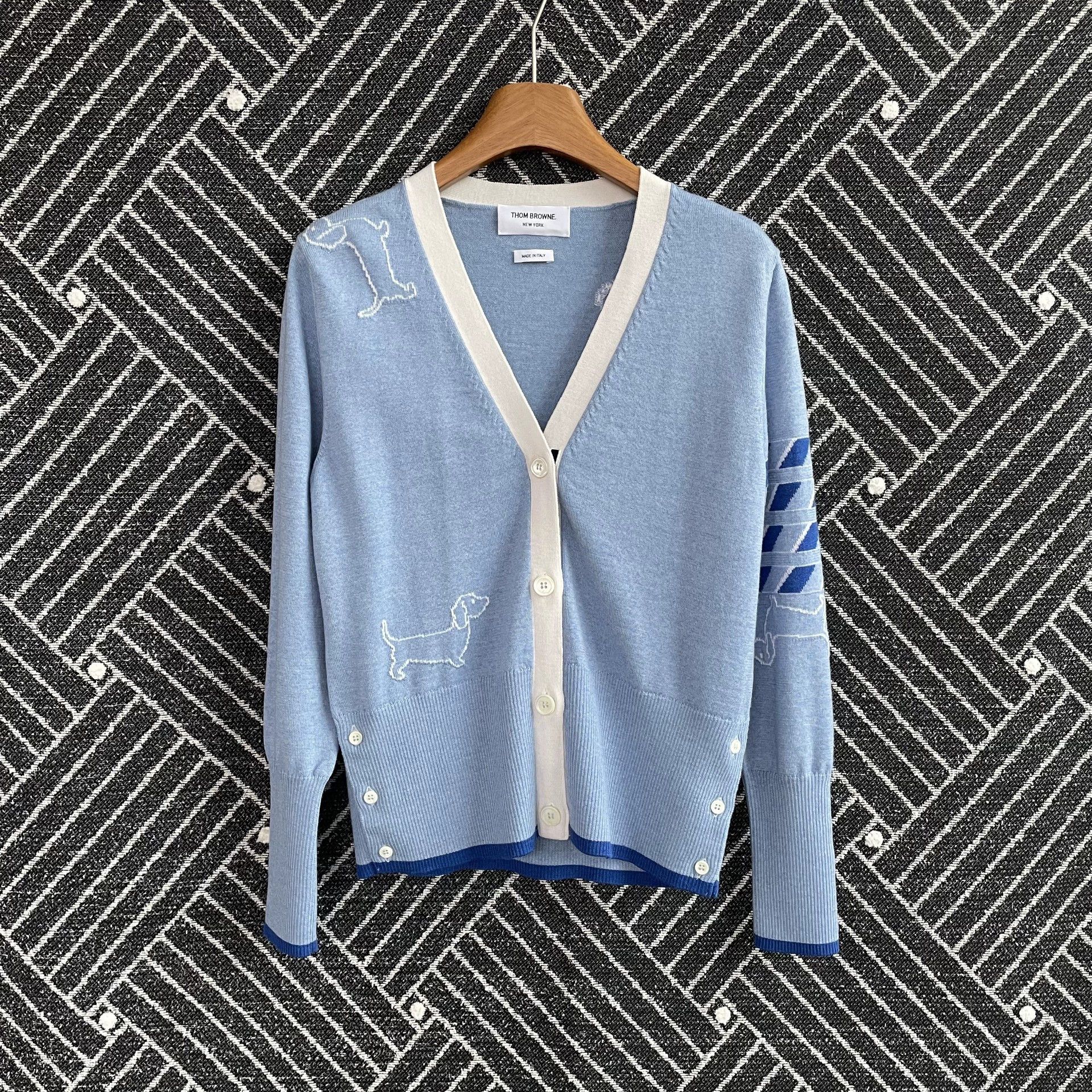 Thom Browne THOM BROWNE Dog Intarsia V-Neck Knit Sweater Women's Blue 0 Size XS / US 0-2 / IT 36-38 - 1 Thumbnail