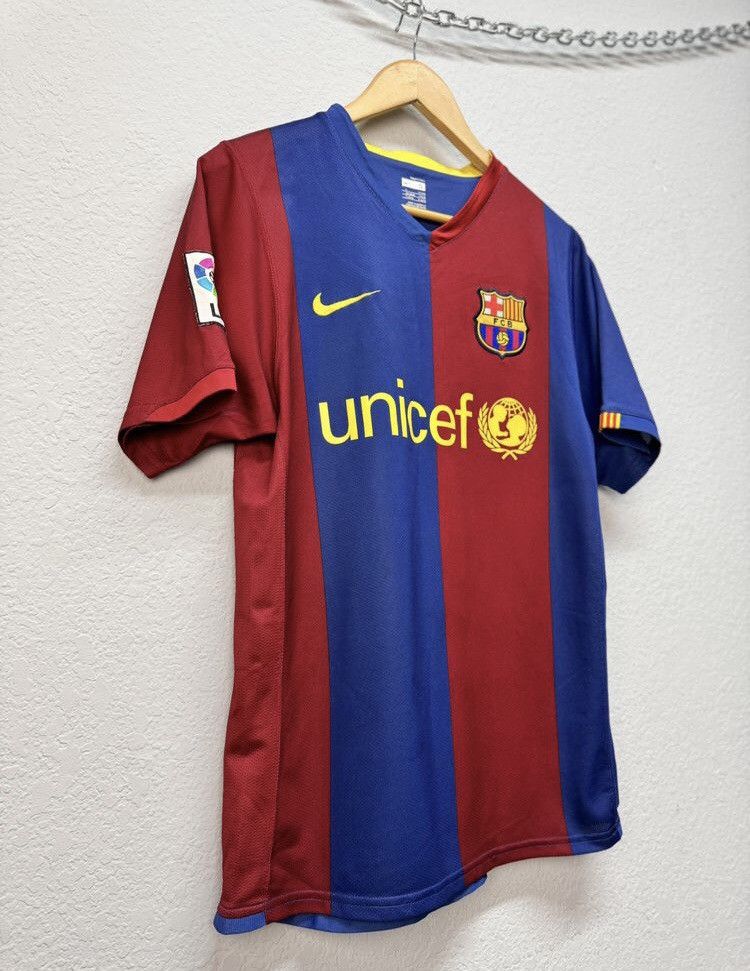 Other FC Barcelona Nike Vintage 2006/07 Jersey Size US S / EU 44-46 / 1 - 8 Thumbnail