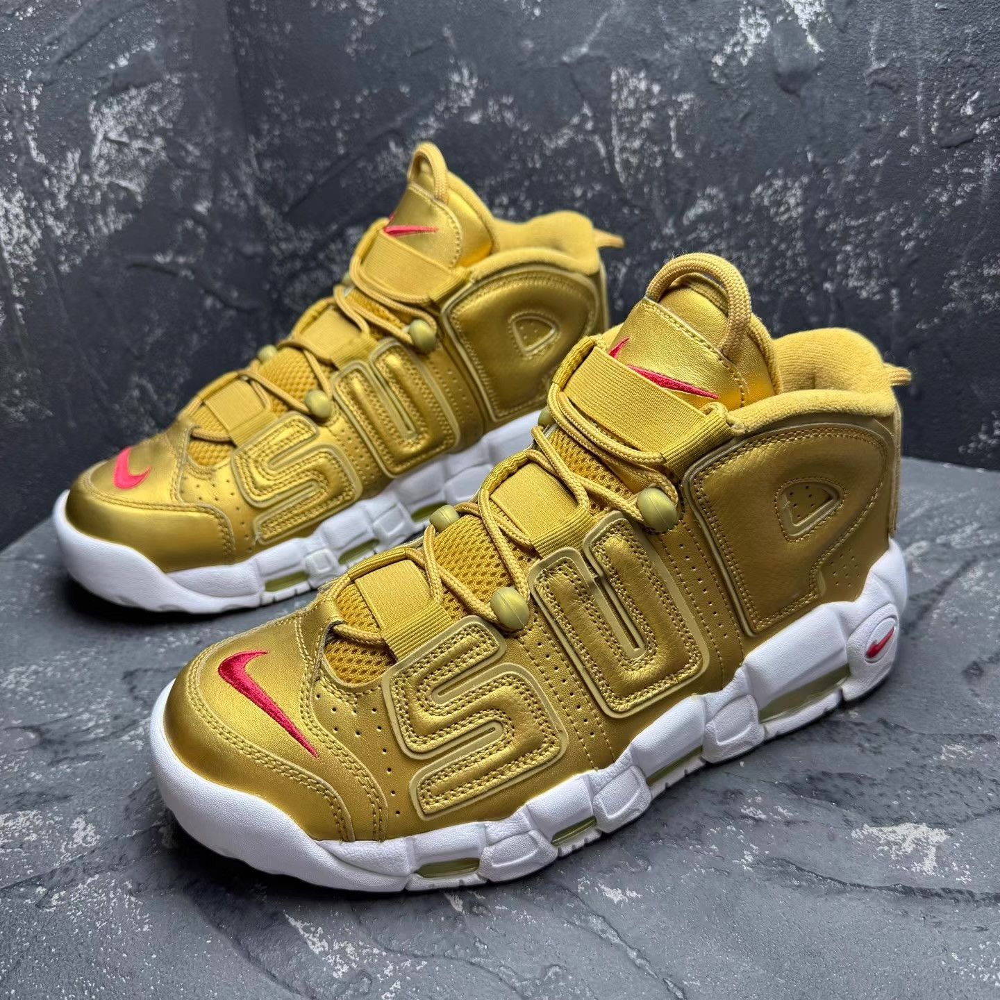 Nike Supreme x Nike Air Pippen Gold Q10 Size US 8.5 / EU 41-42 - 1 Thumbnail