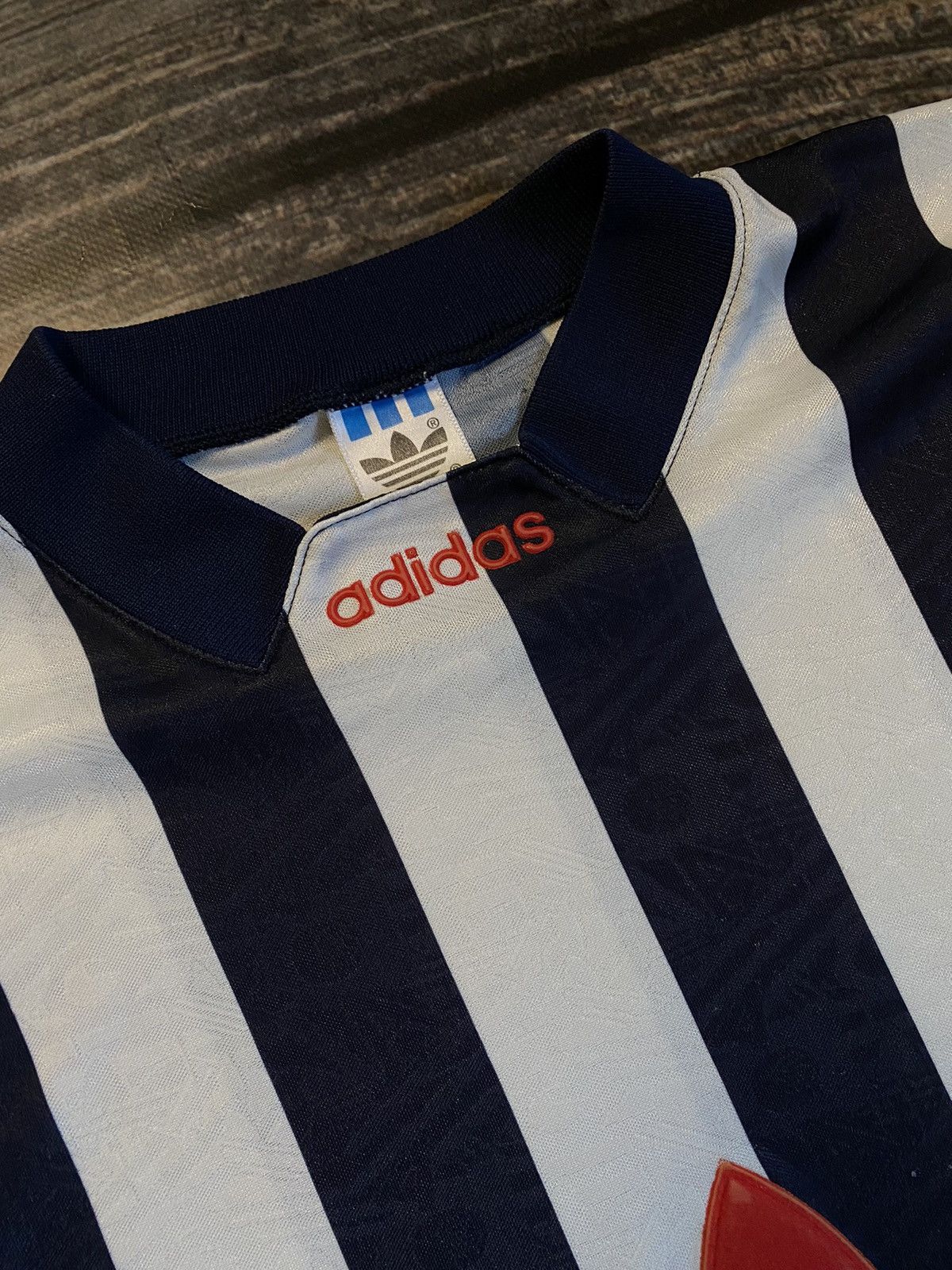 Adidas ADIDAS VINTAGE JERSEY CENTER LOGO Size US L / EU 52-54 / 3 - 3 Thumbnail