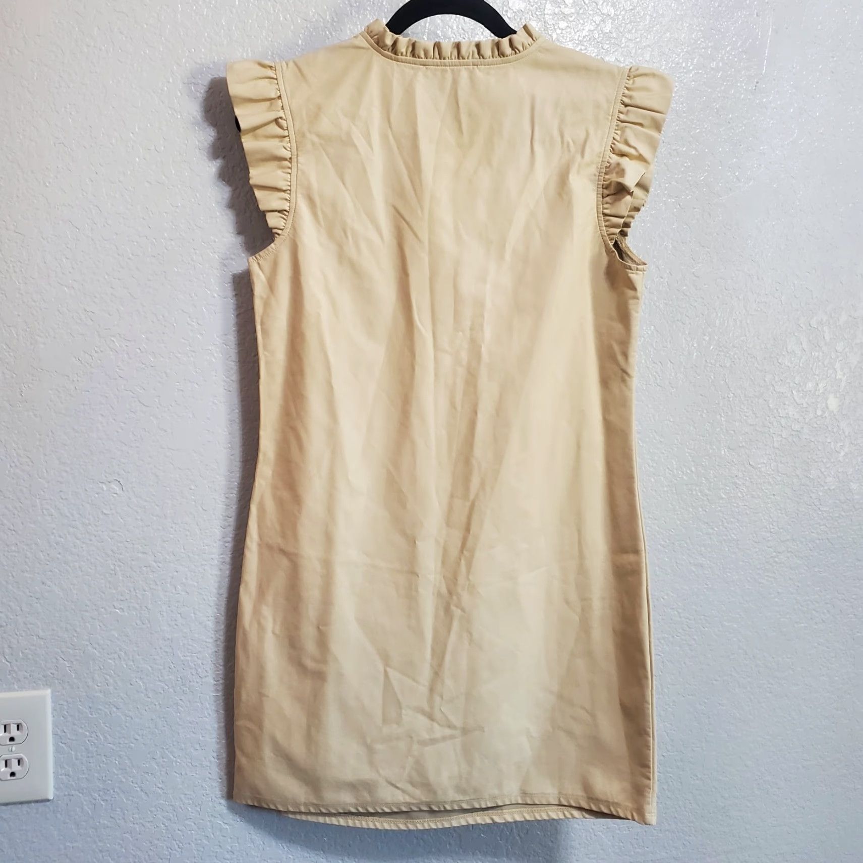 Vintage VINTAGE Anthem the Label Dress Women S Beige Vegan Leather Ruffle Cap Sleeve Sheath Size S / US 4 / IT 40 - 2 Thumbnail