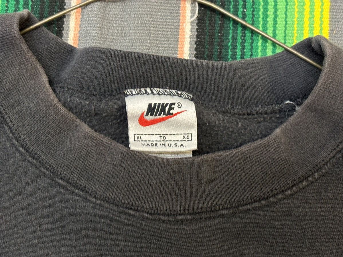 Nike 90’s Nike Embroidered Swoosh Graphic sweatshirt sz XL Size US XL / EU 56 / 4 - 4 Thumbnail