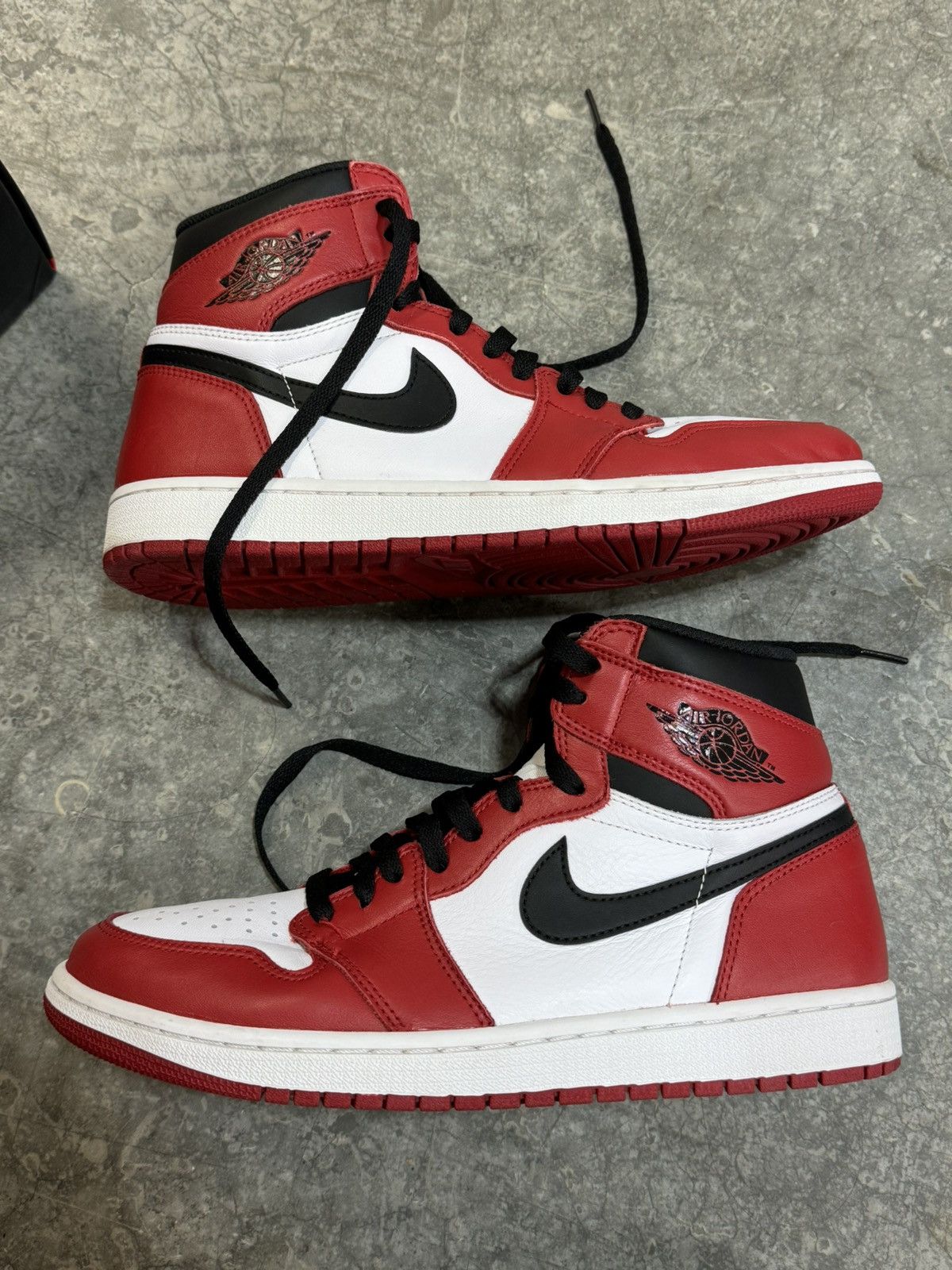 Jordan Brand × Nike Jordan 1 Chicago Size US 10.5 / EU 43-44 - 1 Thumbnail
