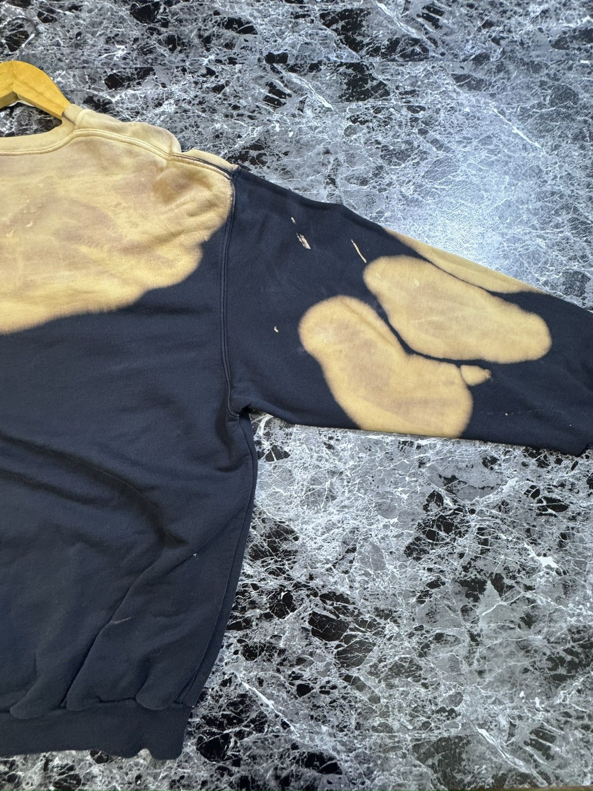 Balenciaga Balenciaga Homme Bleached Distressed Sweatshirt Size US S / EU 44-46 / 1 - 5 Thumbnail