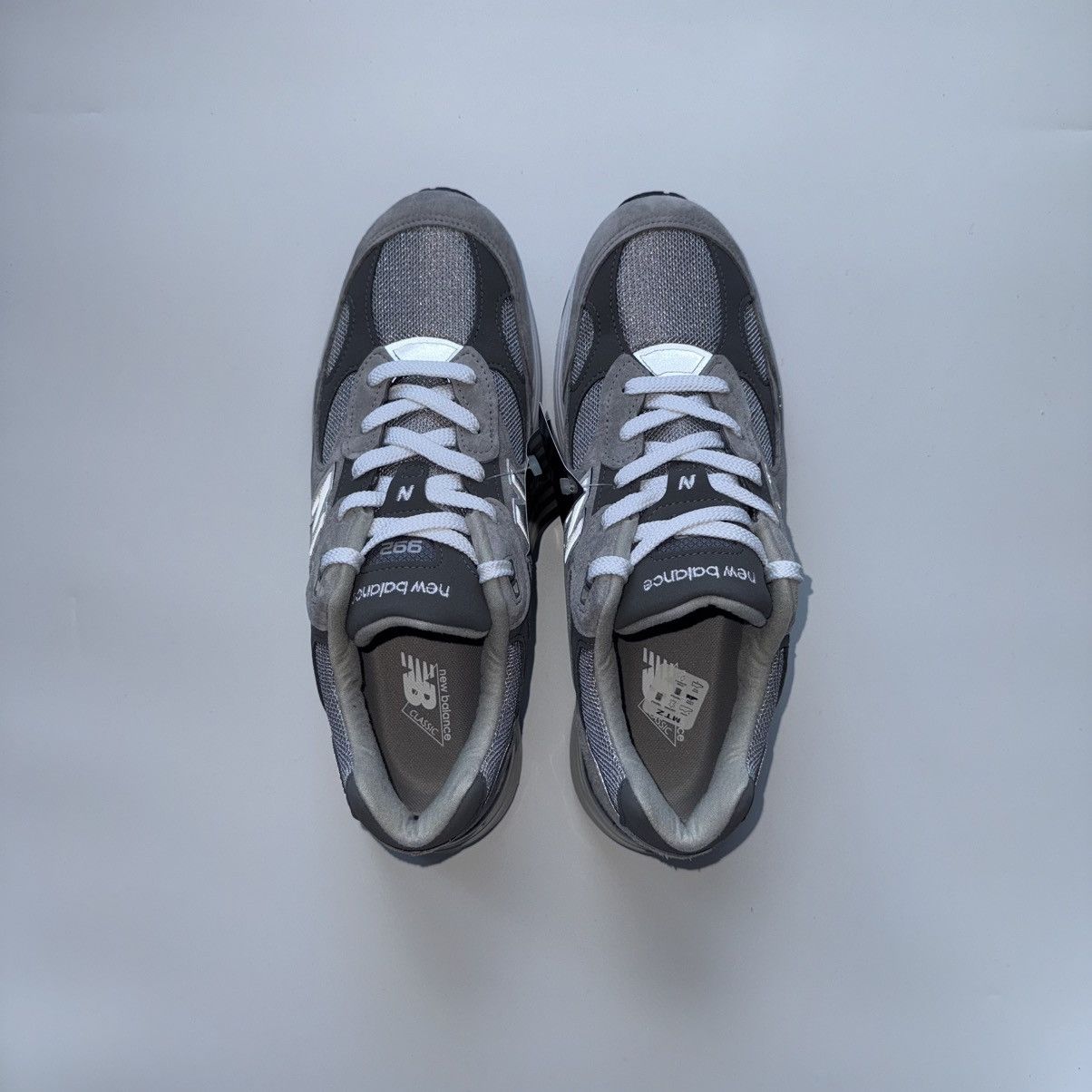 New Balance New Balance 992 MiUSA grey silver metallic sneakers NB Size US 10 / EU 43 - 7 Thumbnail