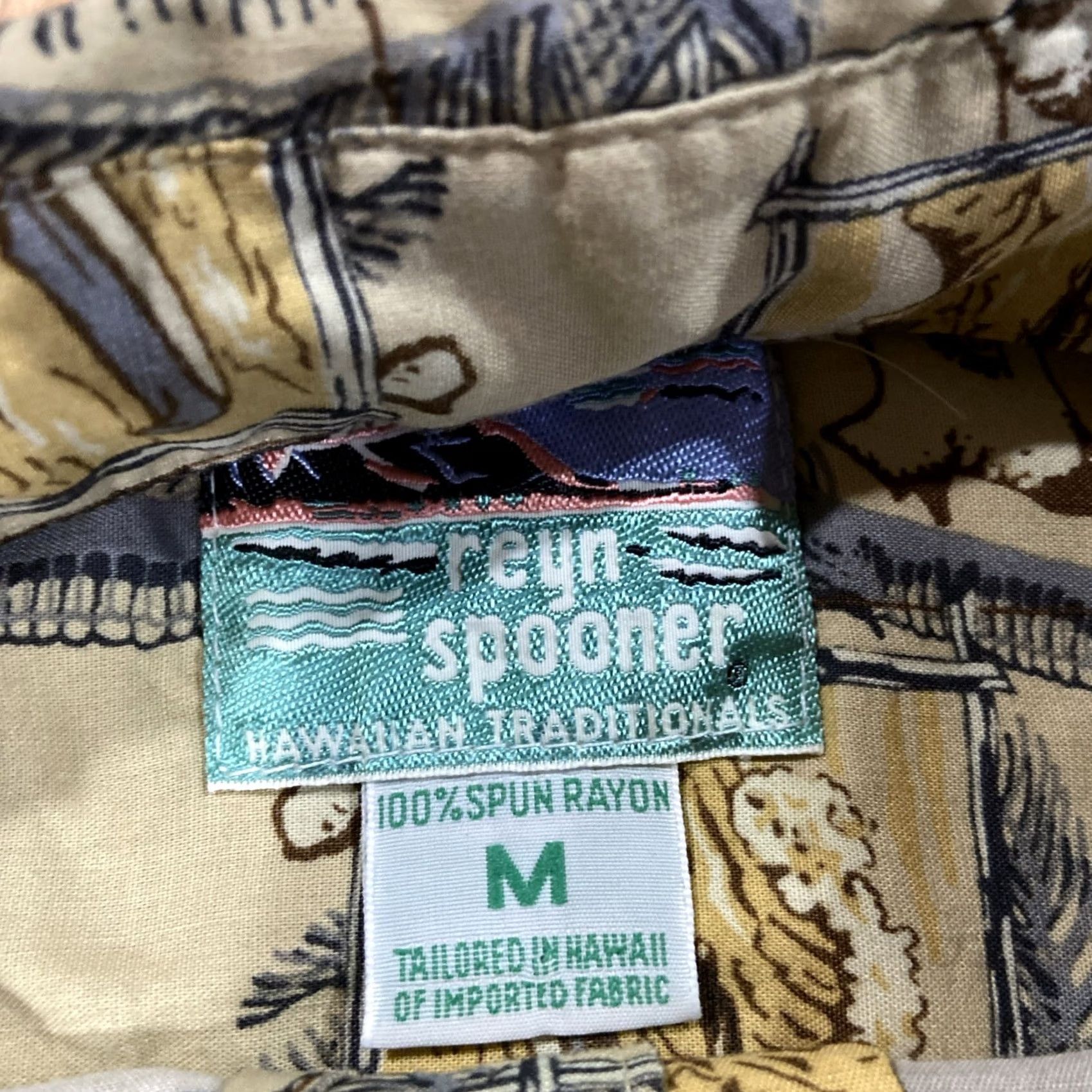 Reyn Spooner REYN SPOONER Beige Hawaiian Islands Canoe Palm Trees 100% SPUN RAYON Medium Button-Up Shirt Mens Hawaiian 90s Vintage Size US M / EU 48-50 / 2 - 2 Thumbnail