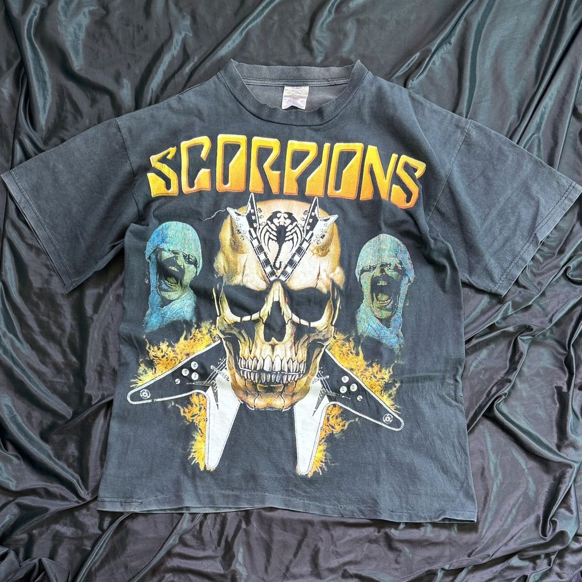 Vintage Scorpions vintage tee Size US L / EU 52-54 / 3 - 1 Thumbnail