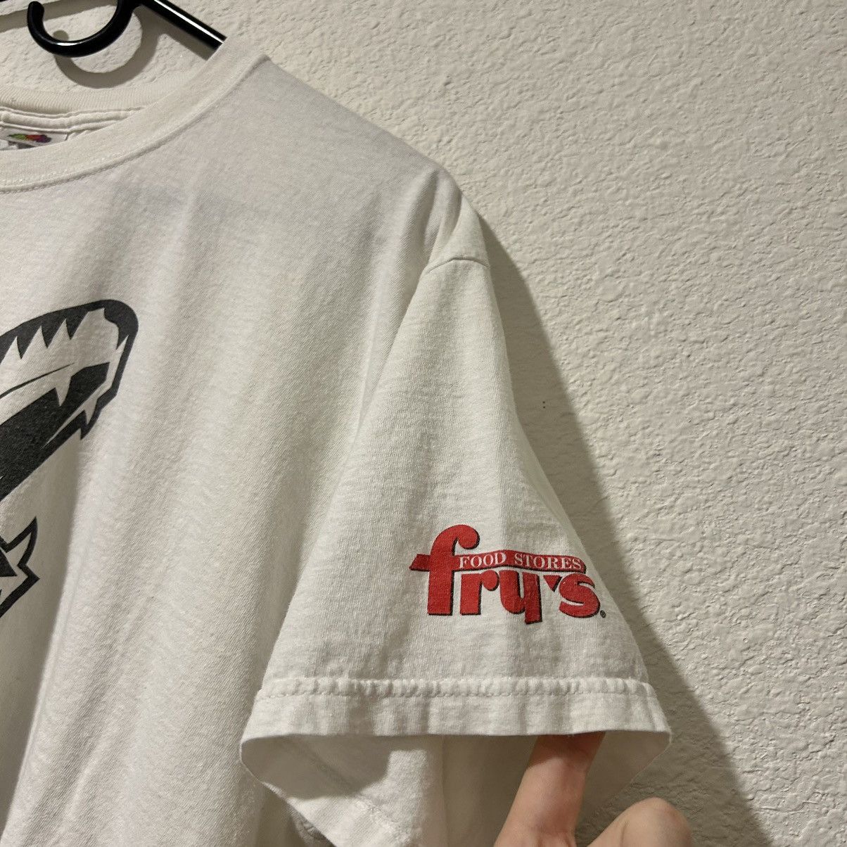 Vintage Vintage Arizona Coyotes Fry’s Fruit Of The Loom T-Shirt XL Size US XL / EU 56 / 4 - 4 Thumbnail
