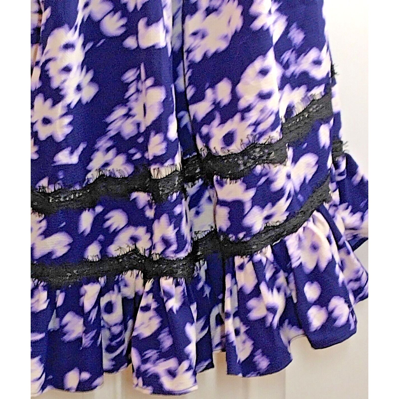 Urban Outfitters Urban Outfitters SP Mini Purple White Motif Floral Lace Trim Size S / US 4 / IT 40 - 3 Thumbnail