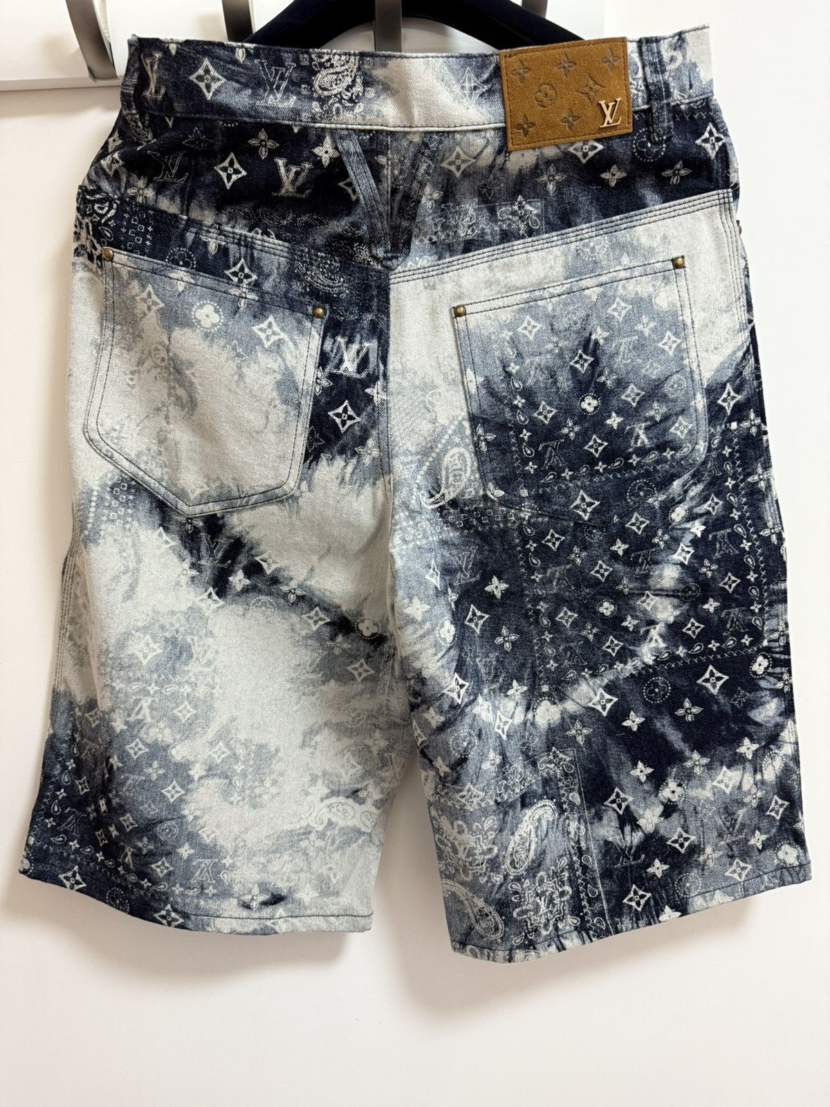 Louis Vuitton Louis Vuitton monogram bandana denim shorts 30 Size US 30 / EU 46 - 4 Thumbnail