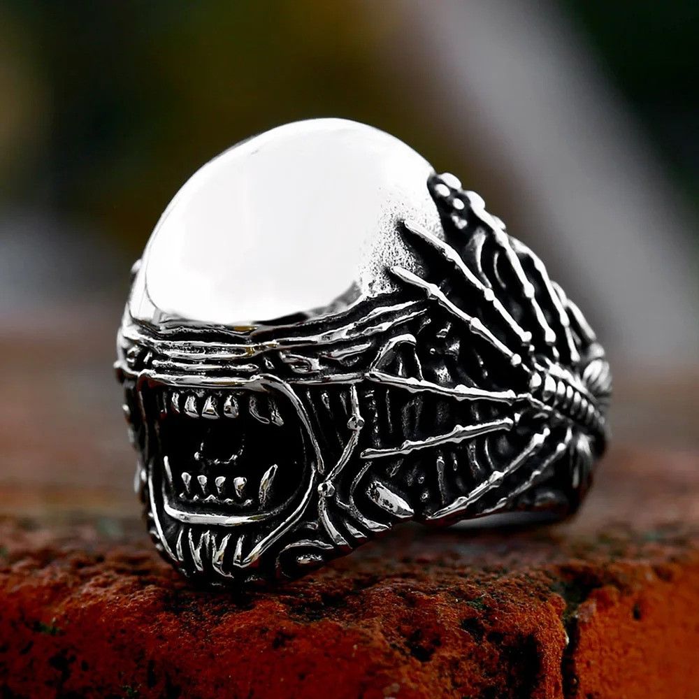 Vintage Skull Spider Ring Size ONE SIZE - 3 Thumbnail