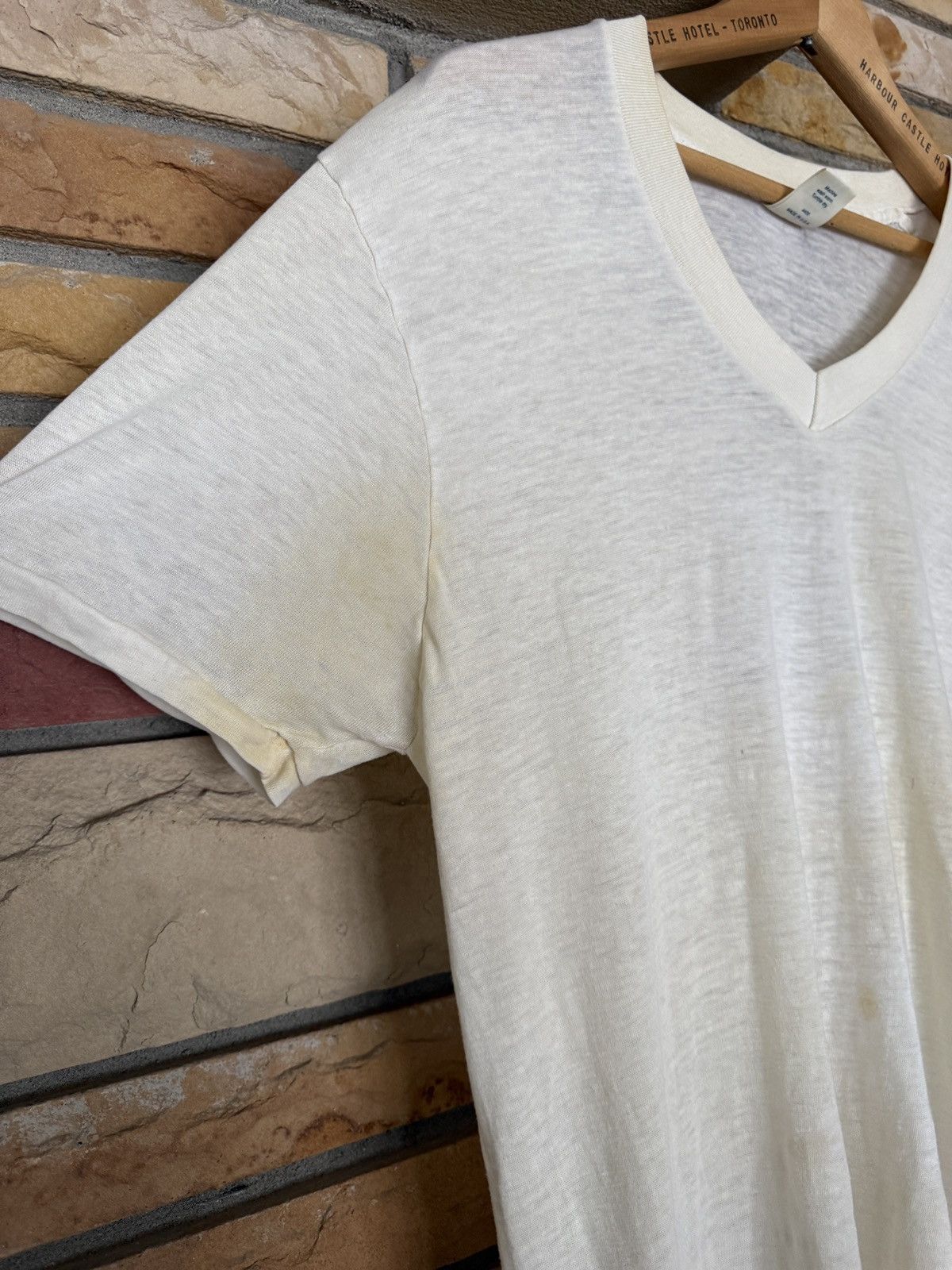 Vintage Vintage 80s Paper Thin Distressed V-Neck Blank Tee Size US L / EU 52-54 / 3 - 5 Thumbnail