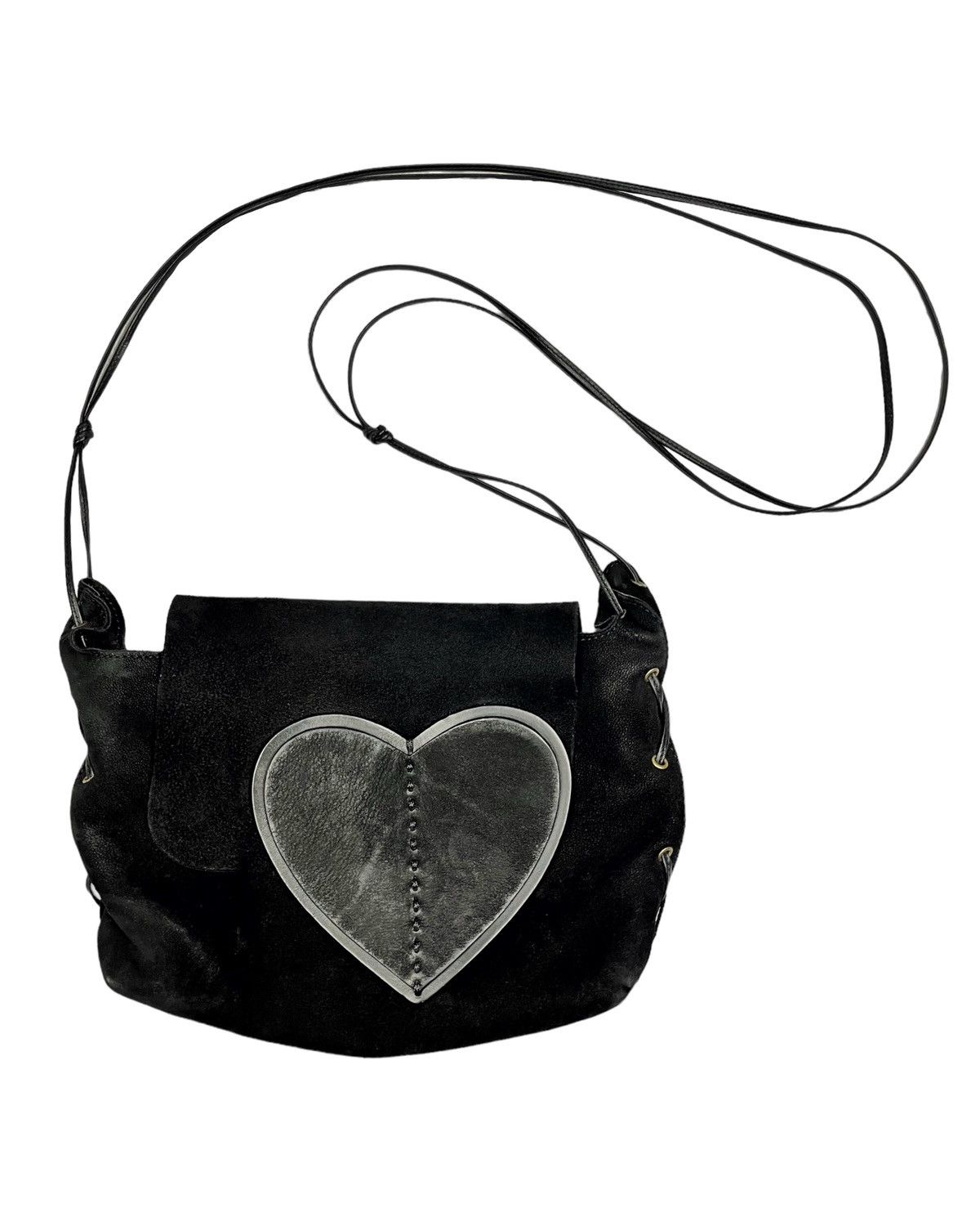 Gucci Gucci Spring 2002 heart suede bag by Tom Ford | Grailed