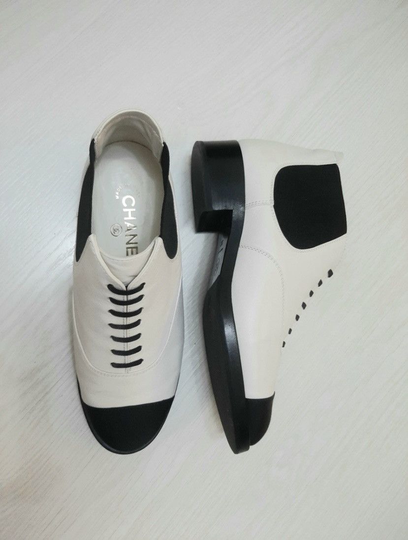 Chanel Lace-ups from CHANEL Cruise 2019 La Pausa Collection. Size US 8 / IT 38 - 2 Thumbnail