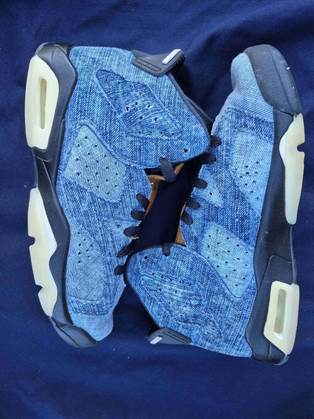 Jordan Brand Air Jordan 6 “Washed Denim” Size 5.5Y - Pre-Owned Size US 5.5 / EU 38 - 1 Thumbnail