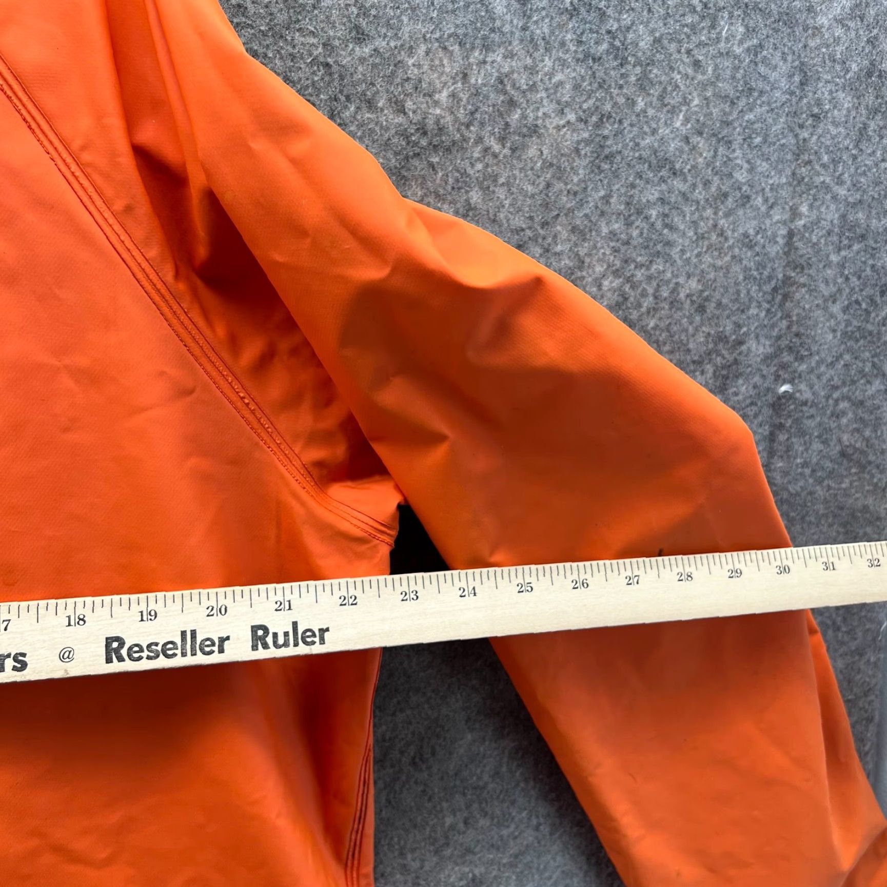 Helly Hansen VINTAGE Helly Hansen Jacket Mens Medium Orange Snap Rain Coat Hooded Waterproof Mens Regular XS? Wait invalid. Size US M / EU 48-50 / 2 - 3 Thumbnail