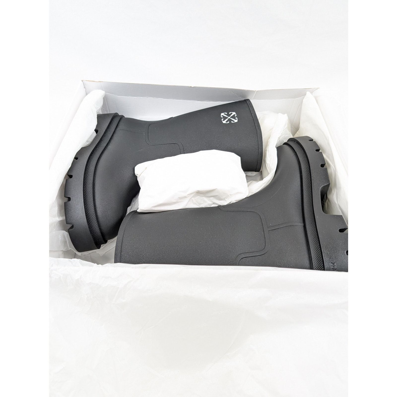 Off-White o1rshd1 Reboot Arrow Boots in Black Size US 12 / EU 45 - 14 Thumbnail