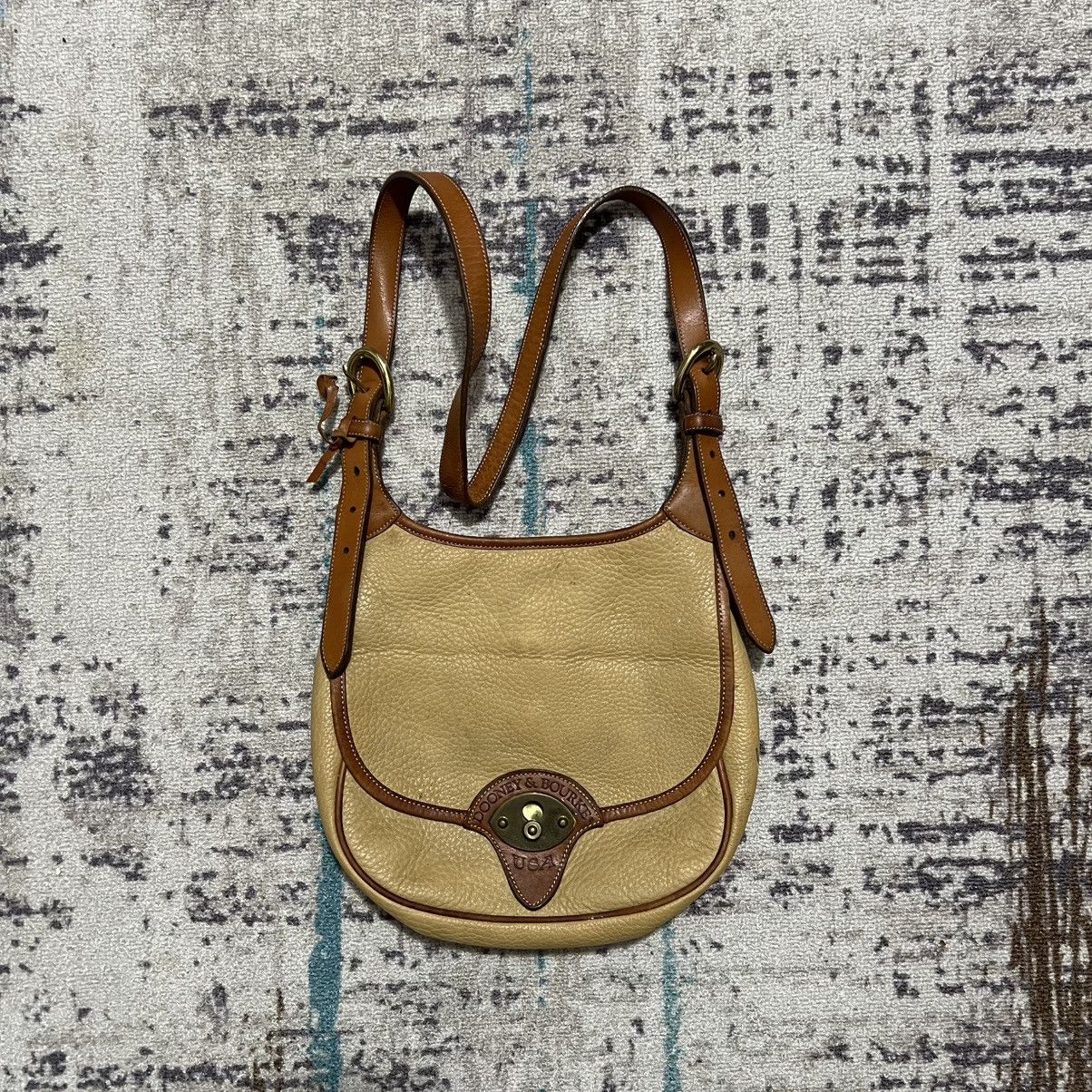 Vintage Dooney & bourkey leather slingbag Size ONE SIZE - 4 Thumbnail