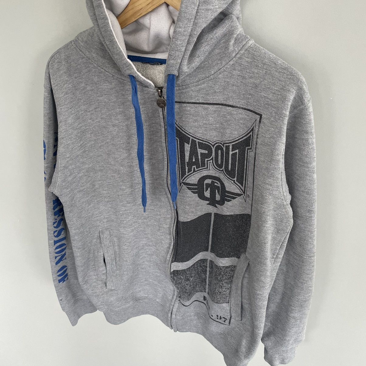 Tapout × Vintage Vintage Tapout Hoodie Gray size M style Y2k Size US M / EU 48-50 / 2 - 4 Thumbnail