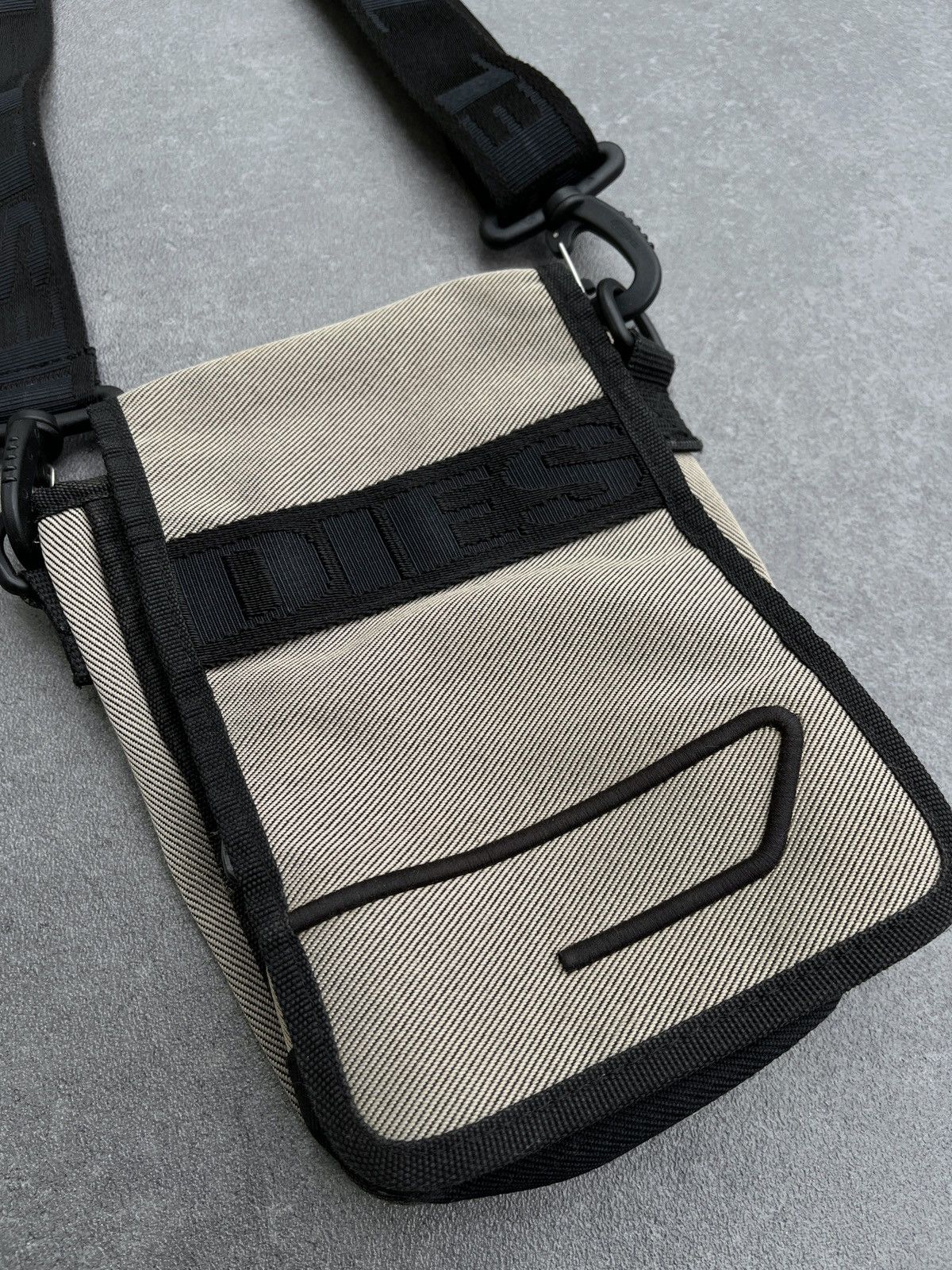 Diesel × Japanese Brand 🔥2000’s DIESEL Big Logo Crossbody Bag Size ONE SIZE - 18 Thumbnail