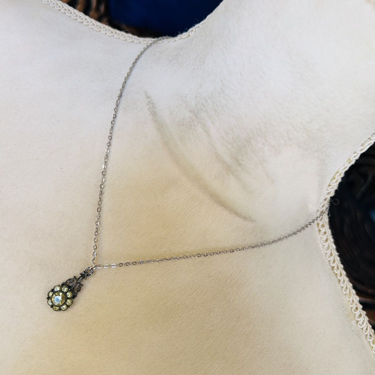Handmade Handcrafted elegant vintage glass stone pendant necklace Size ONE SIZE - 2 Thumbnail
