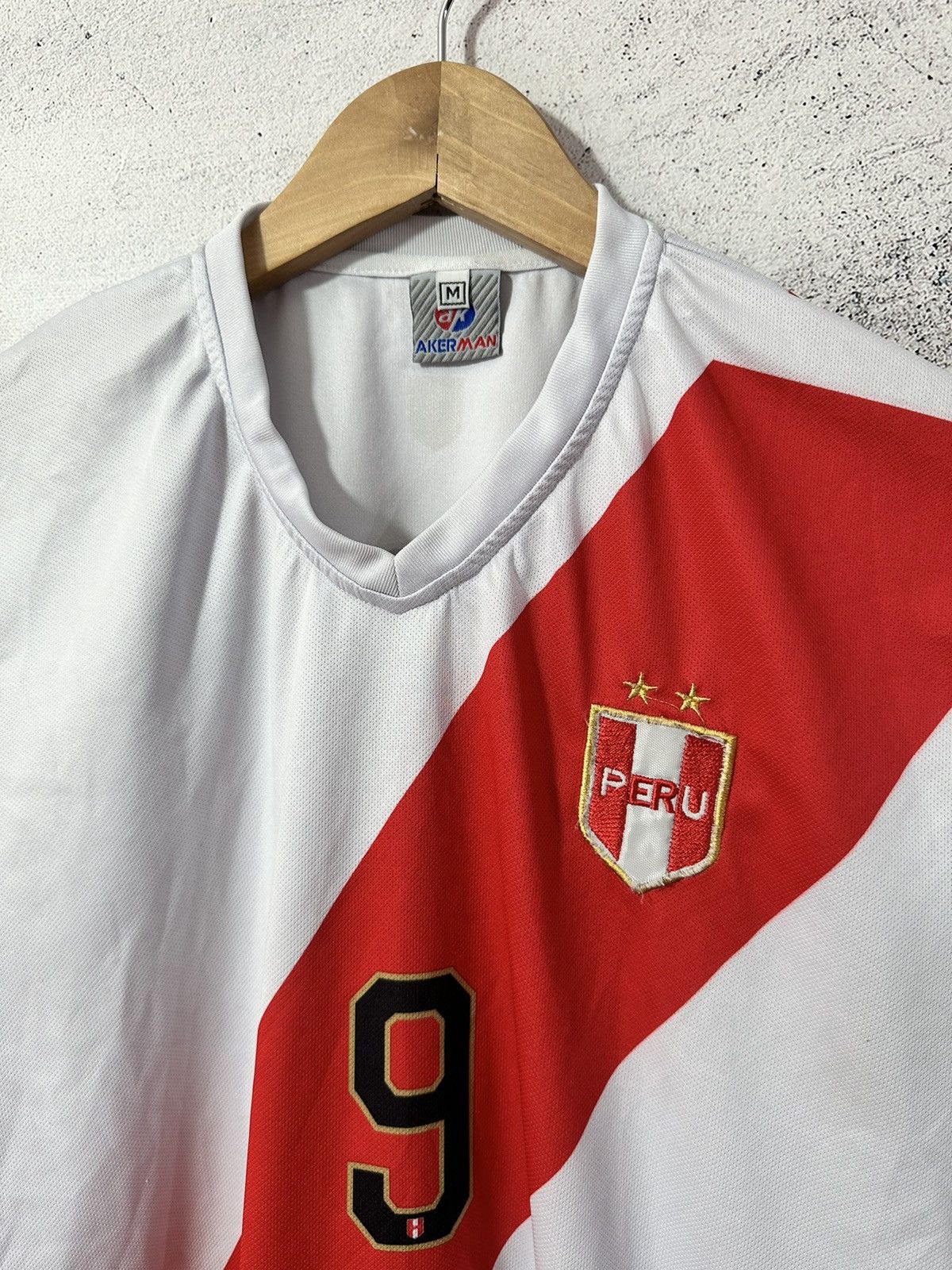 Other Peru Fan Jersey #9 Guerrero Size US M / EU 48-50 / 2 - 5 Thumbnail
