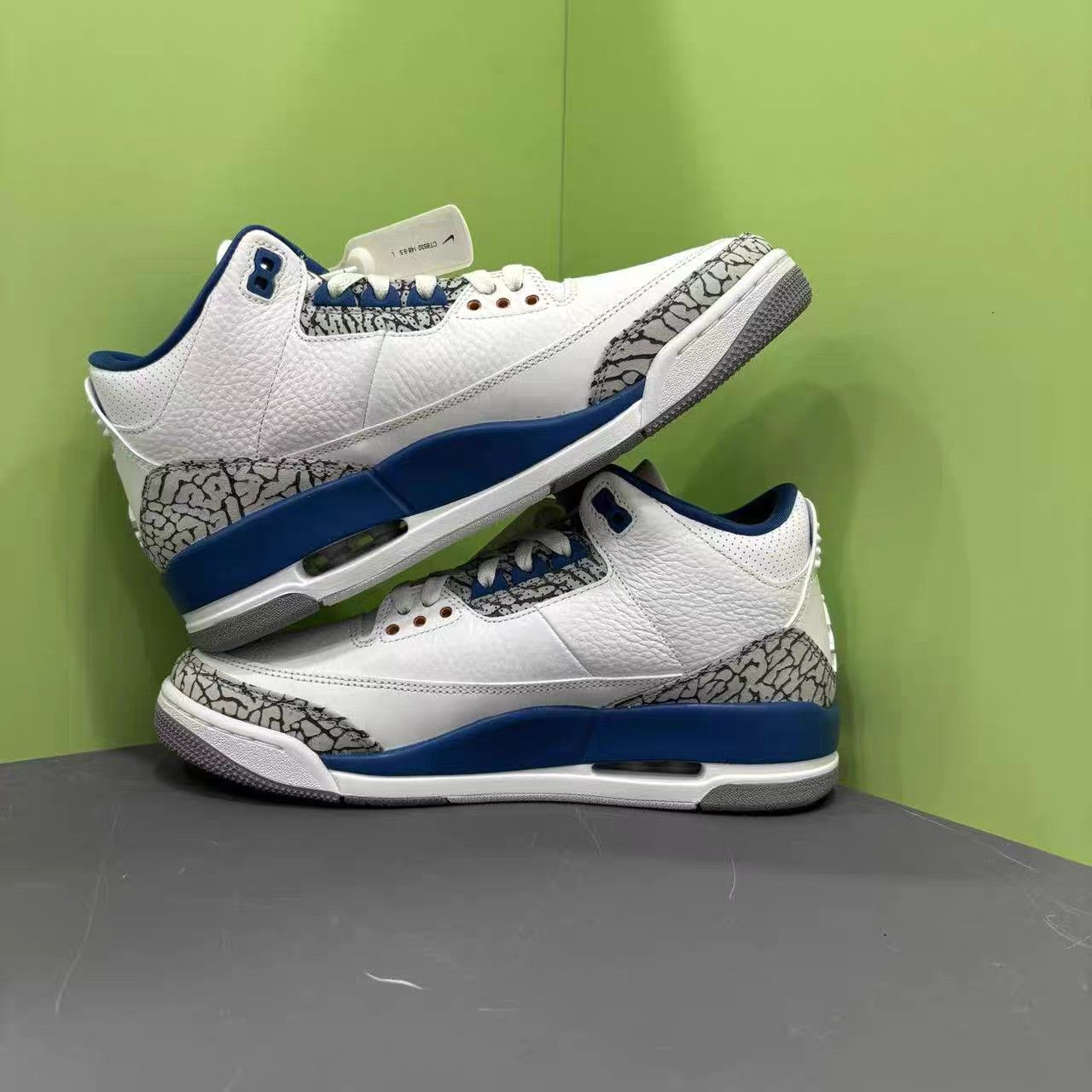 Jordan Brand Air Jordan 3 Basketball Shoes K15 Size US 10 / EU 43 - 2 Thumbnail