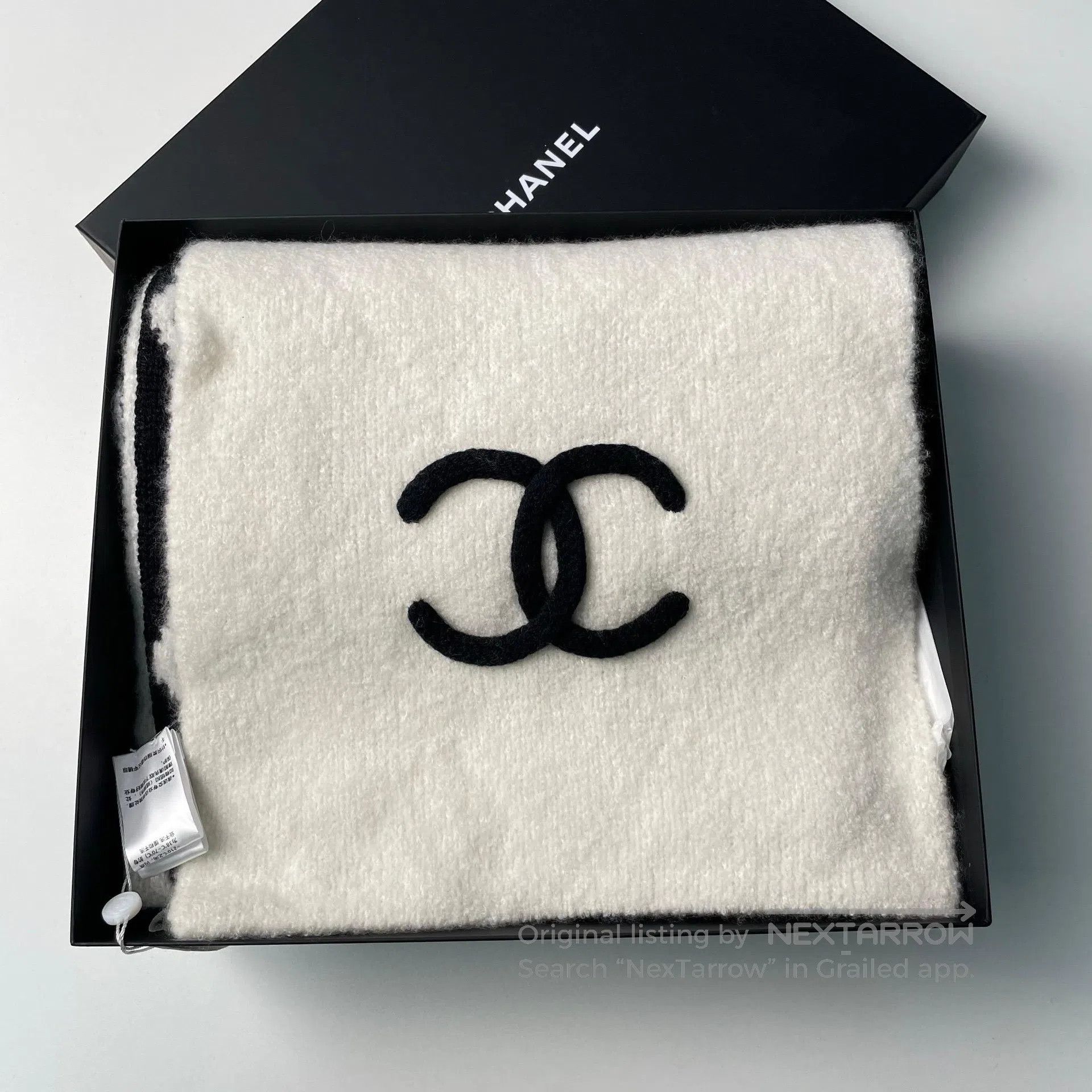 Chanel Chanel Double-sided Diamond Black and Pink Cashmere| Size ONE SIZE - 9 Thumbnail