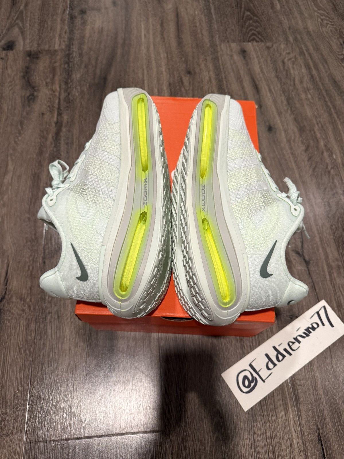 Nike Nike Vomero Premium “Barely Volt” Size US 8.5 / EU 41-42 - 8 Thumbnail