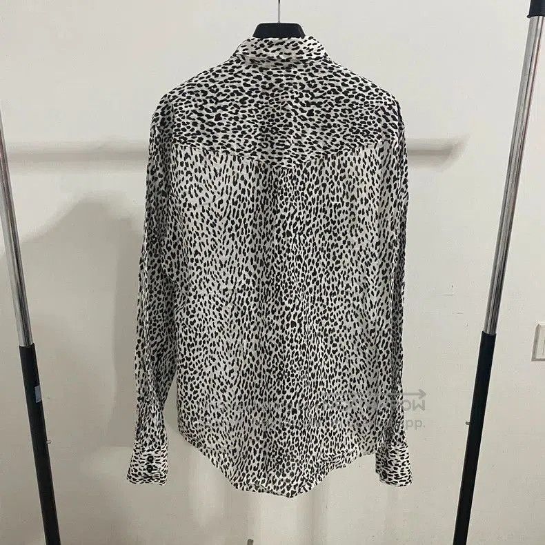 Saint Laurent Paris Saint Laurent Paris 13fw snow leopard print shirt. Size US S / EU 44-46 / 1 - 2 Thumbnail