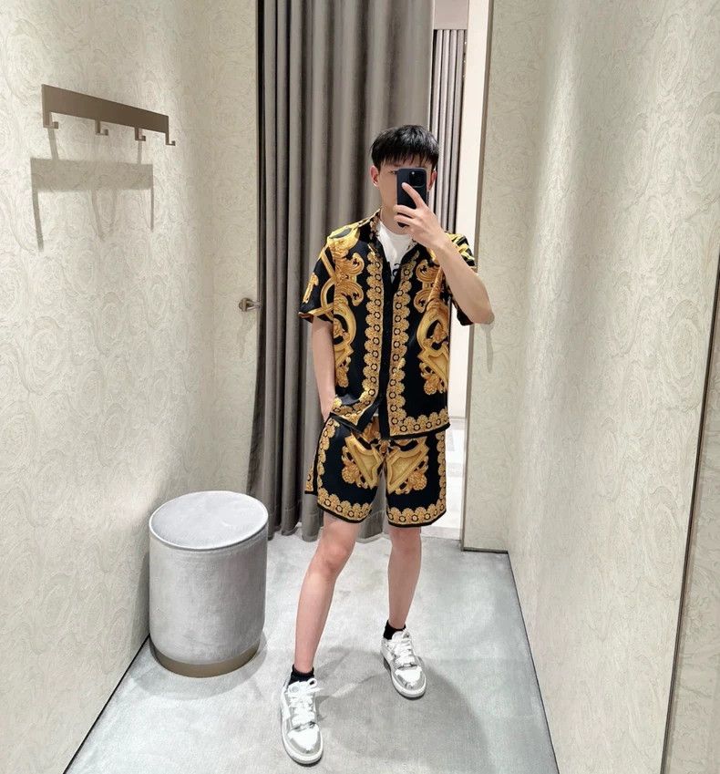 Versace Versace Silk shirt Size US S / EU 44-46 / 1 - 7 Thumbnail