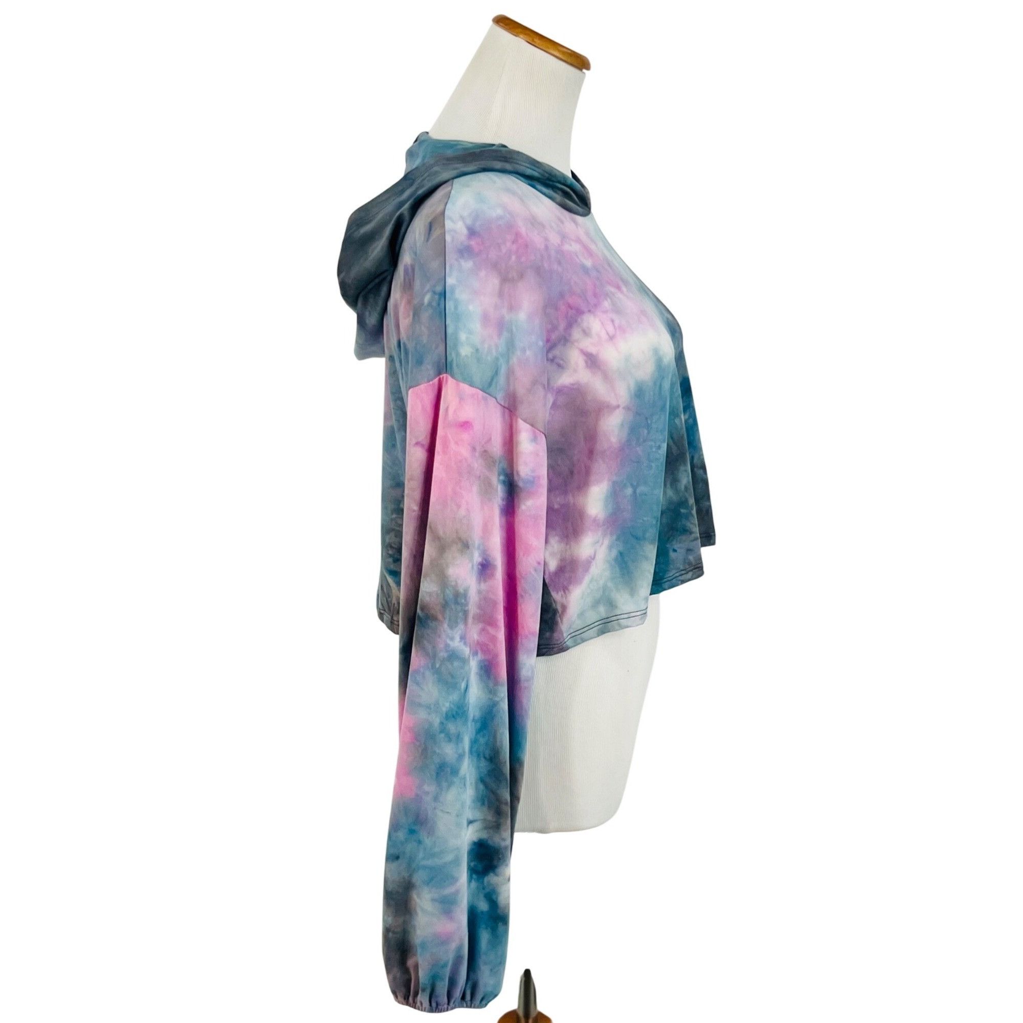 Other NWT Tie Dye Cropped Hoodie & Shorts 2 Piece Set | Athleisure Size L / US 10 / IT 46 - 14 Thumbnail