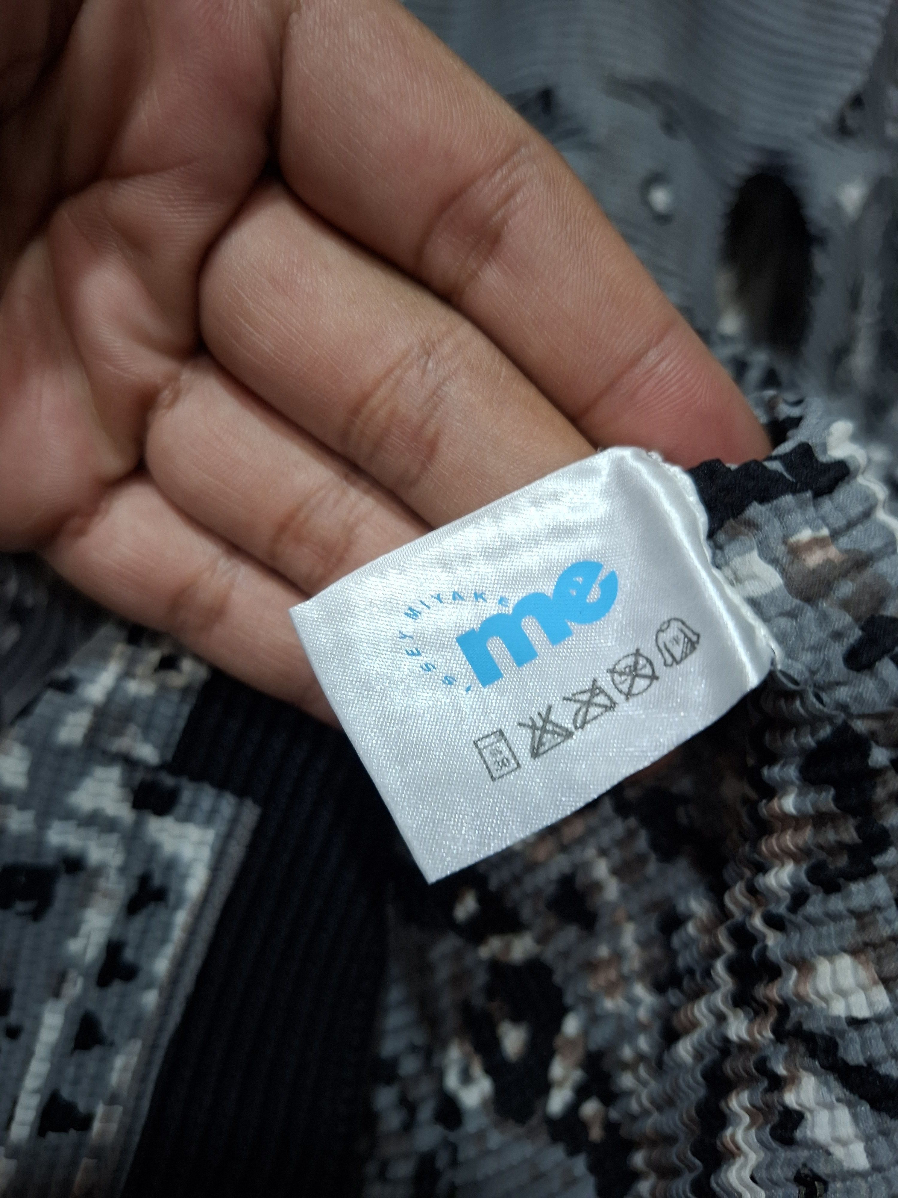 Issey Miyake ISSEY MIYAKE ME WRINGKLED TRANSFER BLOUSE Size S / US 4 / IT 40 - 6 Thumbnail