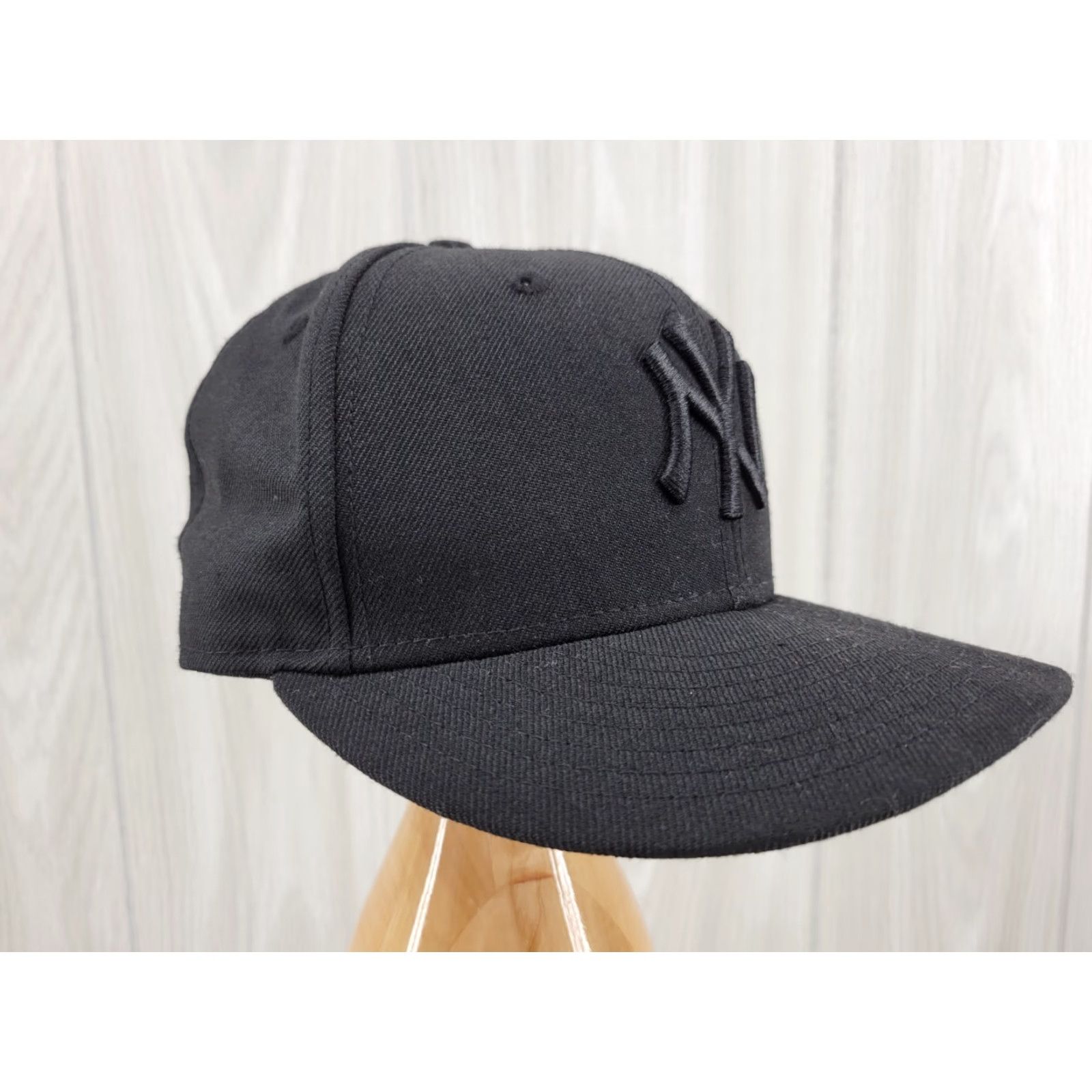 New Era VINTAGE MLB New York Yankees NY 59FIFTY Fitted Hat Cap All Black Mens Size 7 New Era Size ONE SIZE - 3 Thumbnail